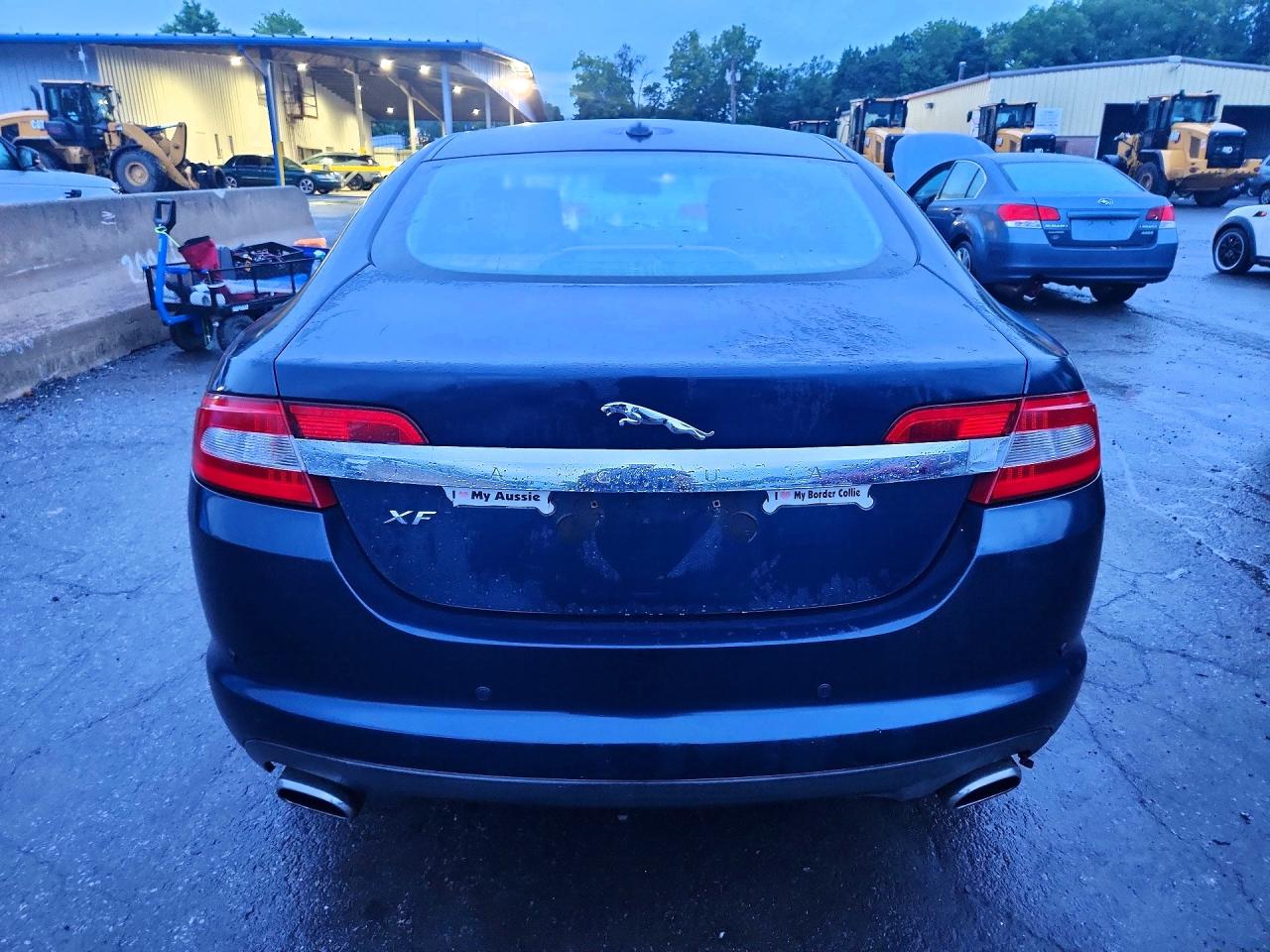 2011 Jaguar Xf Blue vin: SAJWA0FB4BLR93425