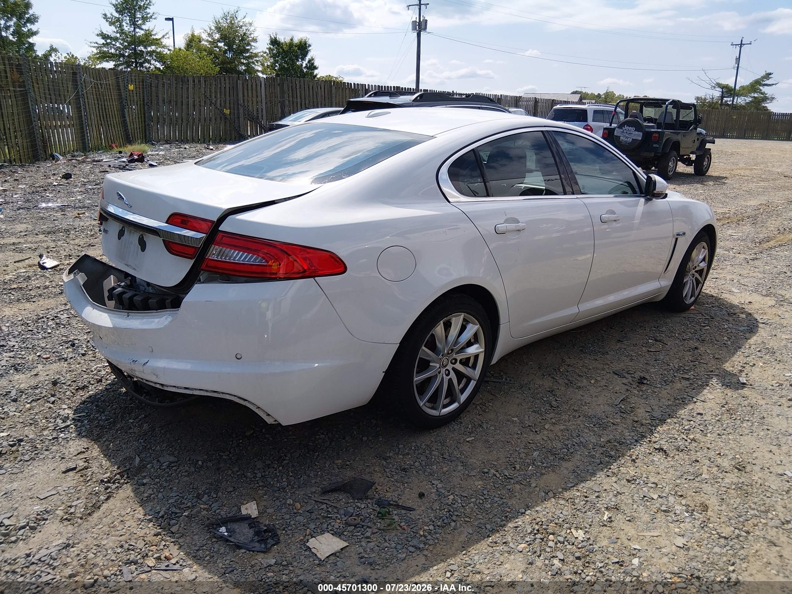 2012 Jaguar Xf Белый vin: SAJWA0FB4CLS38471