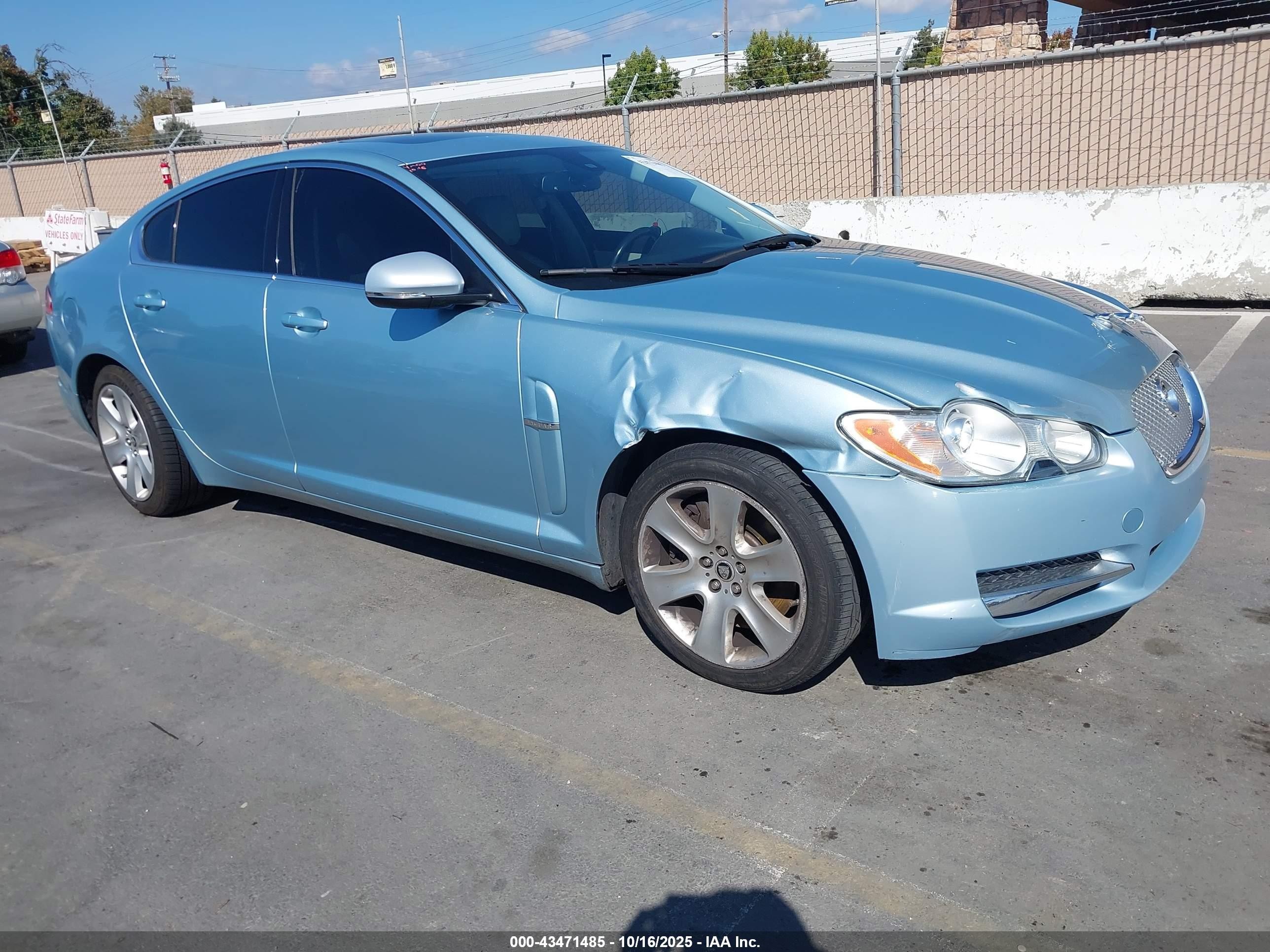 2011 Jaguar Xf   Blue vin: SAJWA0FB6BLS13179