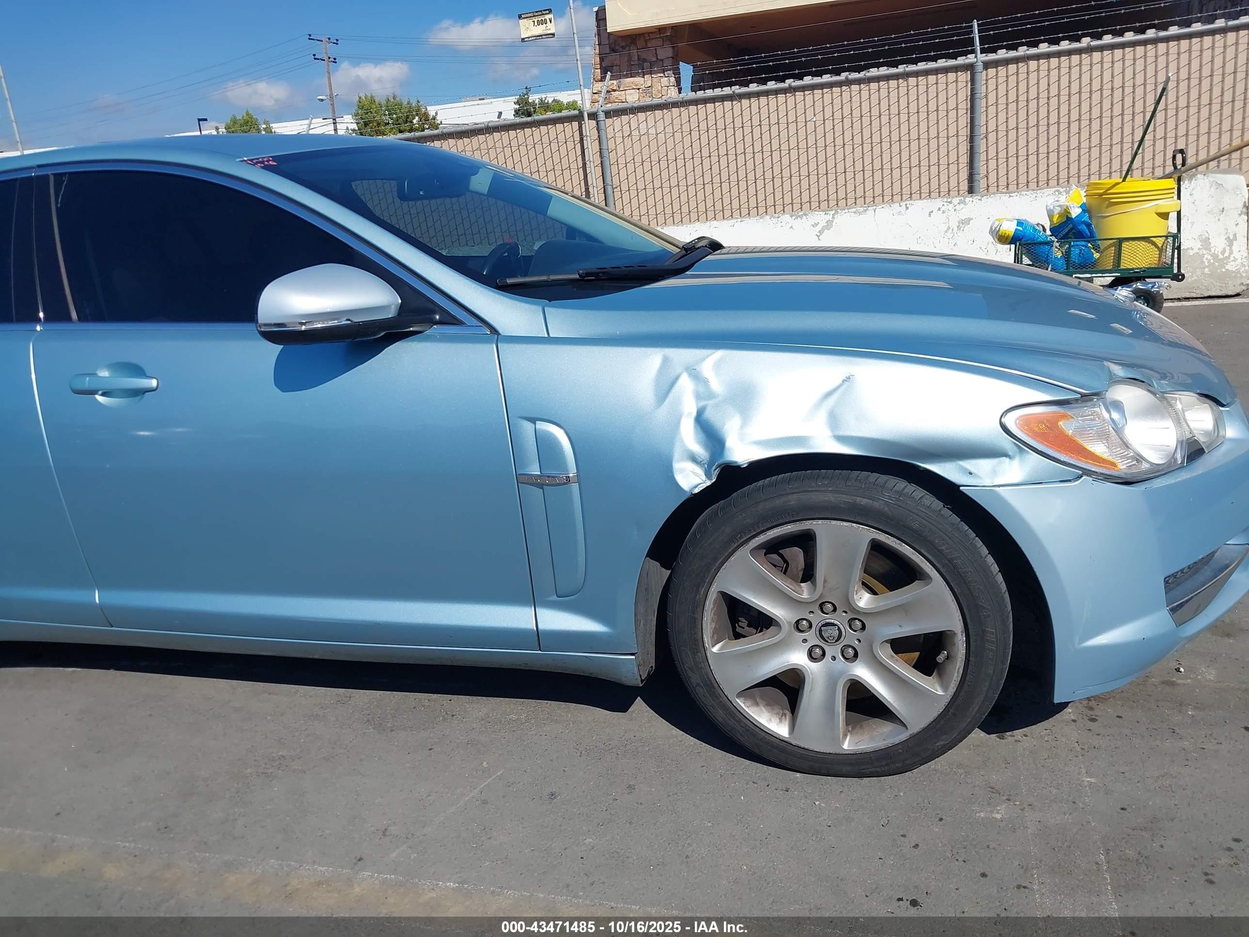 2011 Jaguar Xf   Blue vin: SAJWA0FB6BLS13179