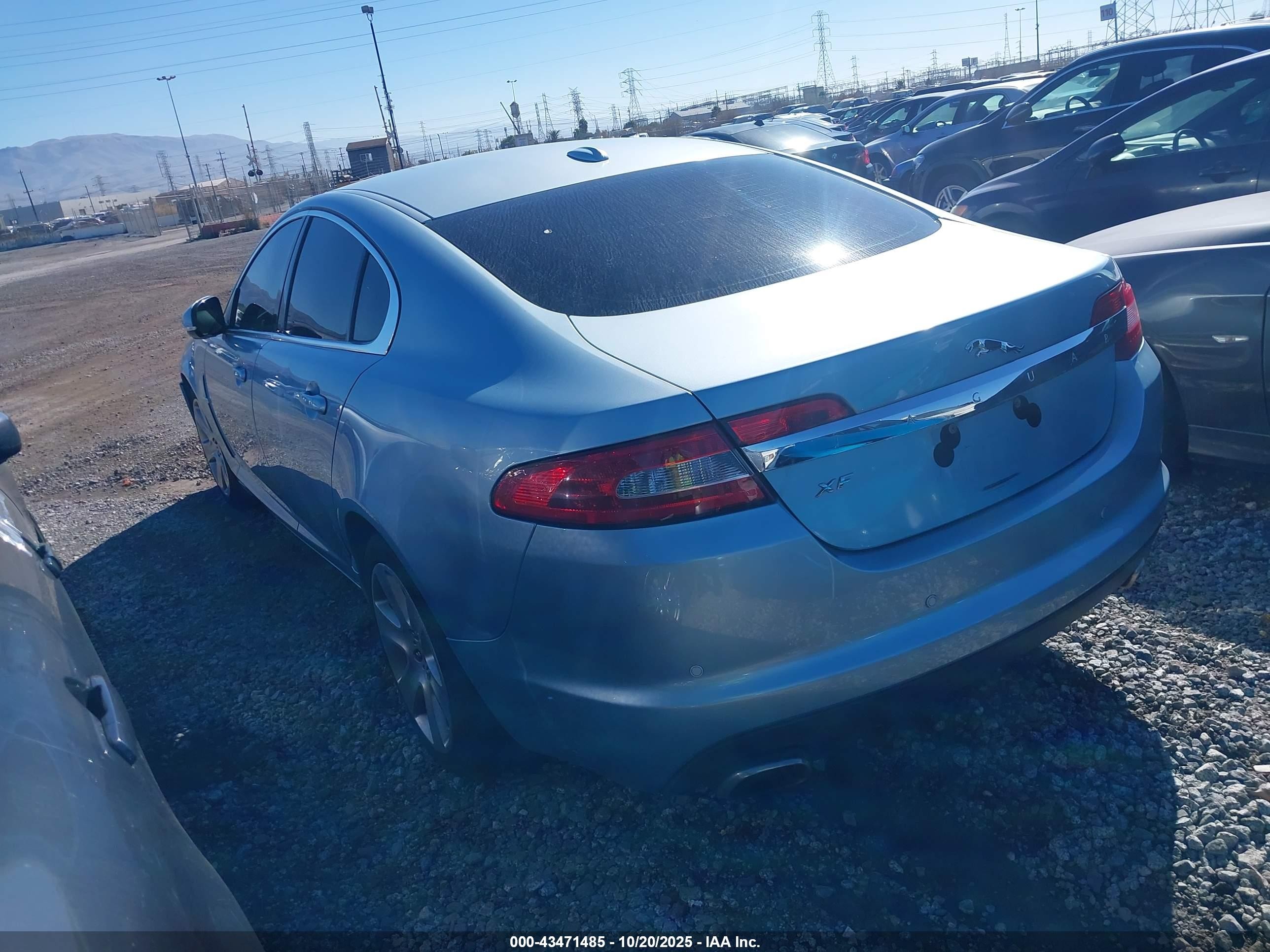 2011 Jaguar Xf   Blue vin: SAJWA0FB6BLS13179