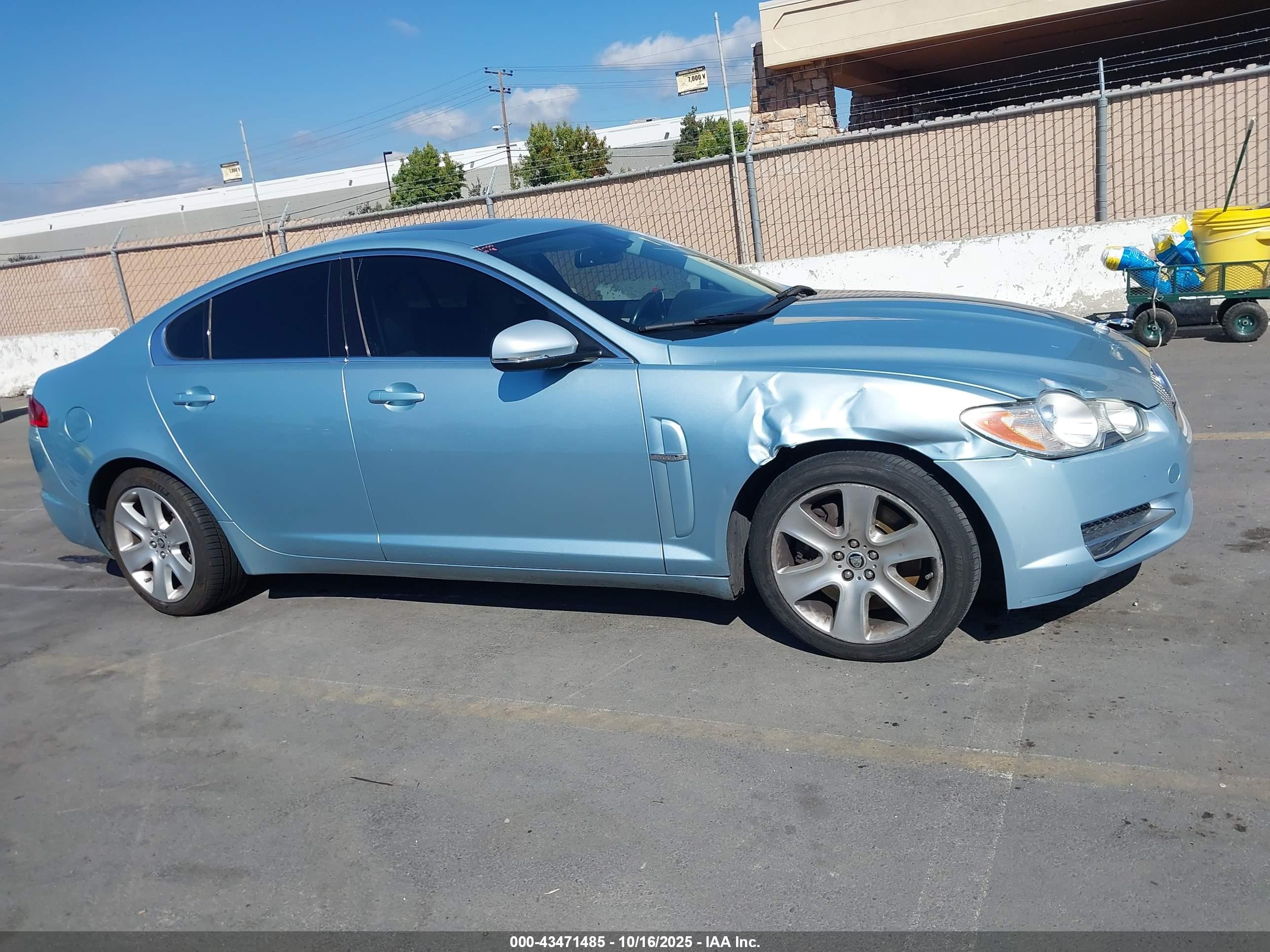 2011 Jaguar Xf   Blue vin: SAJWA0FB6BLS13179