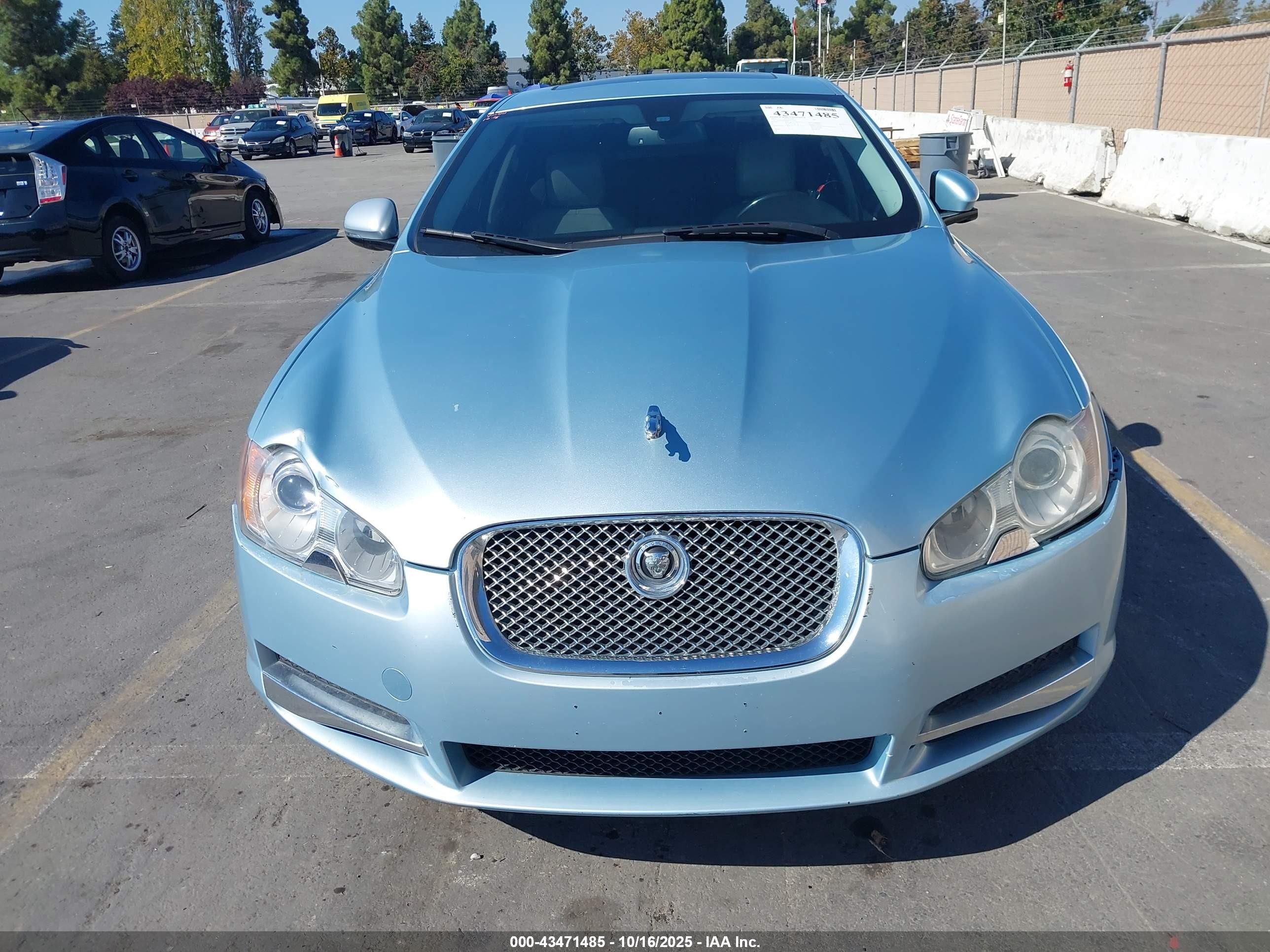 2011 Jaguar Xf   Blue vin: SAJWA0FB6BLS13179