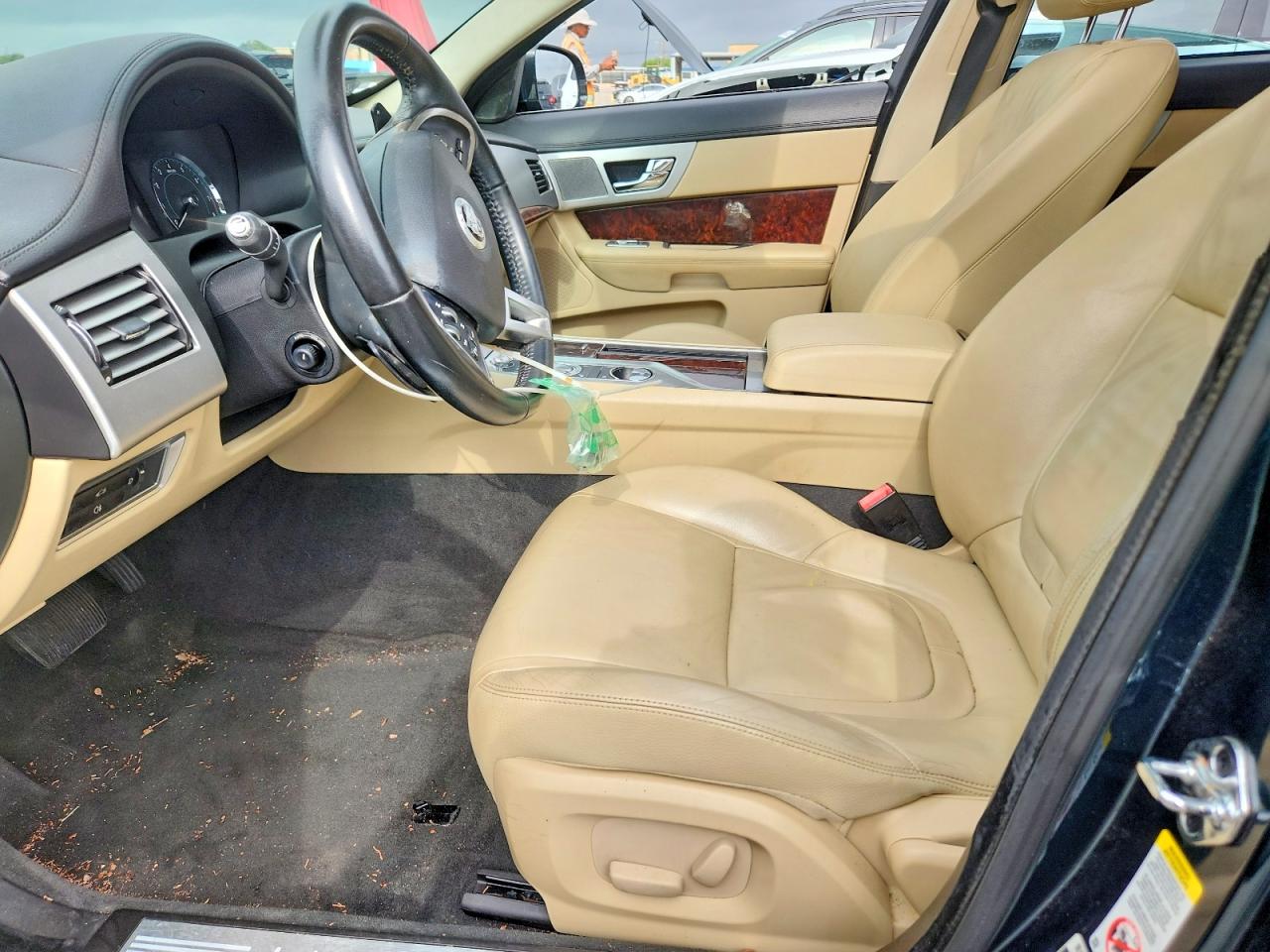 2012 Jaguar Xf Green vin: SAJWA0FB7CLS42949