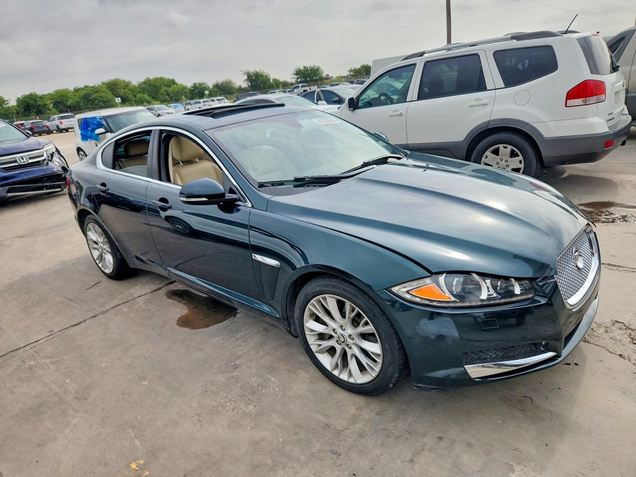 2012 Jaguar Xf Green vin: SAJWA0FB7CLS42949
