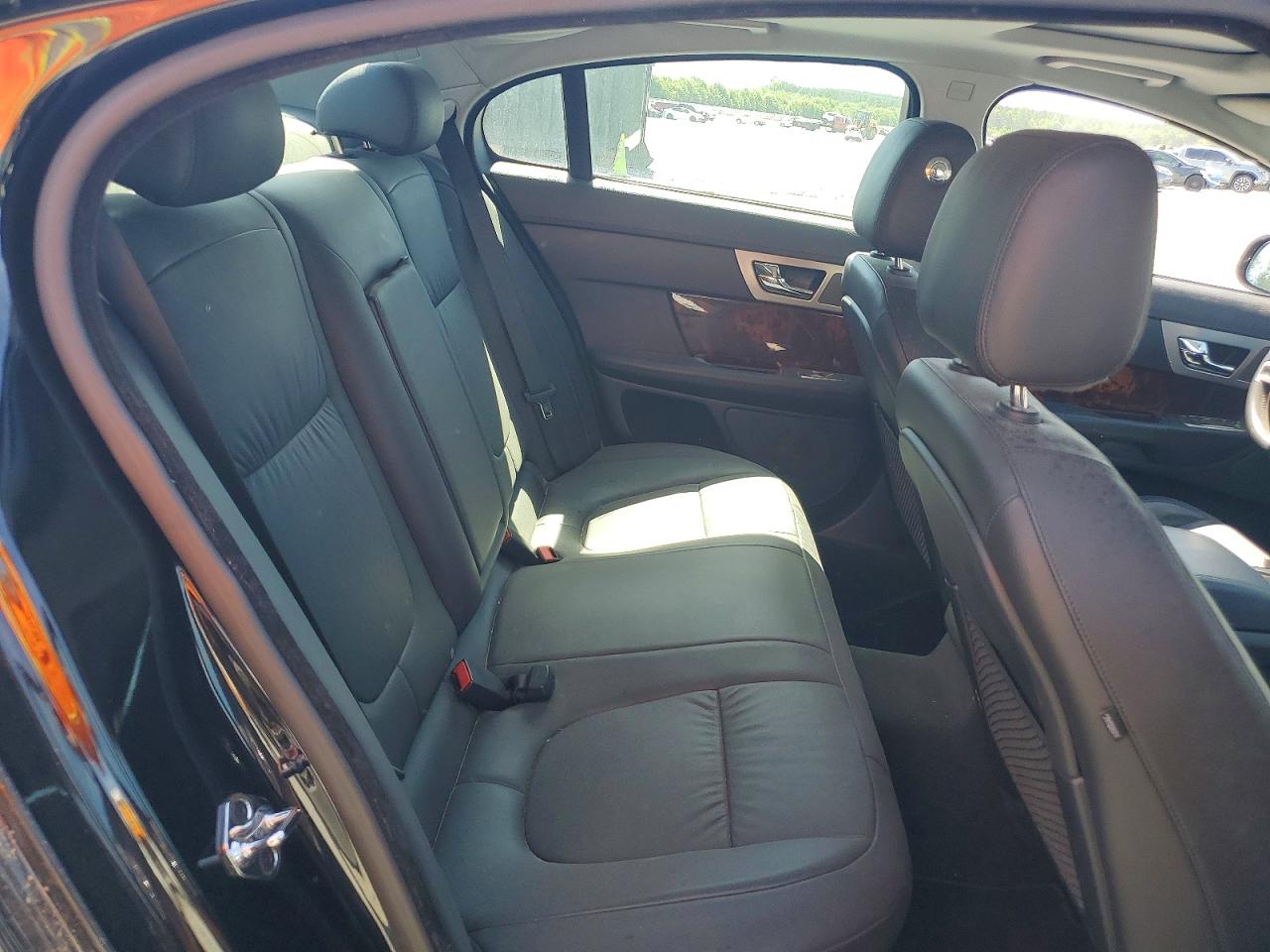 2011 Jaguar Xf Черный vin: SAJWA0FB8BLR87188