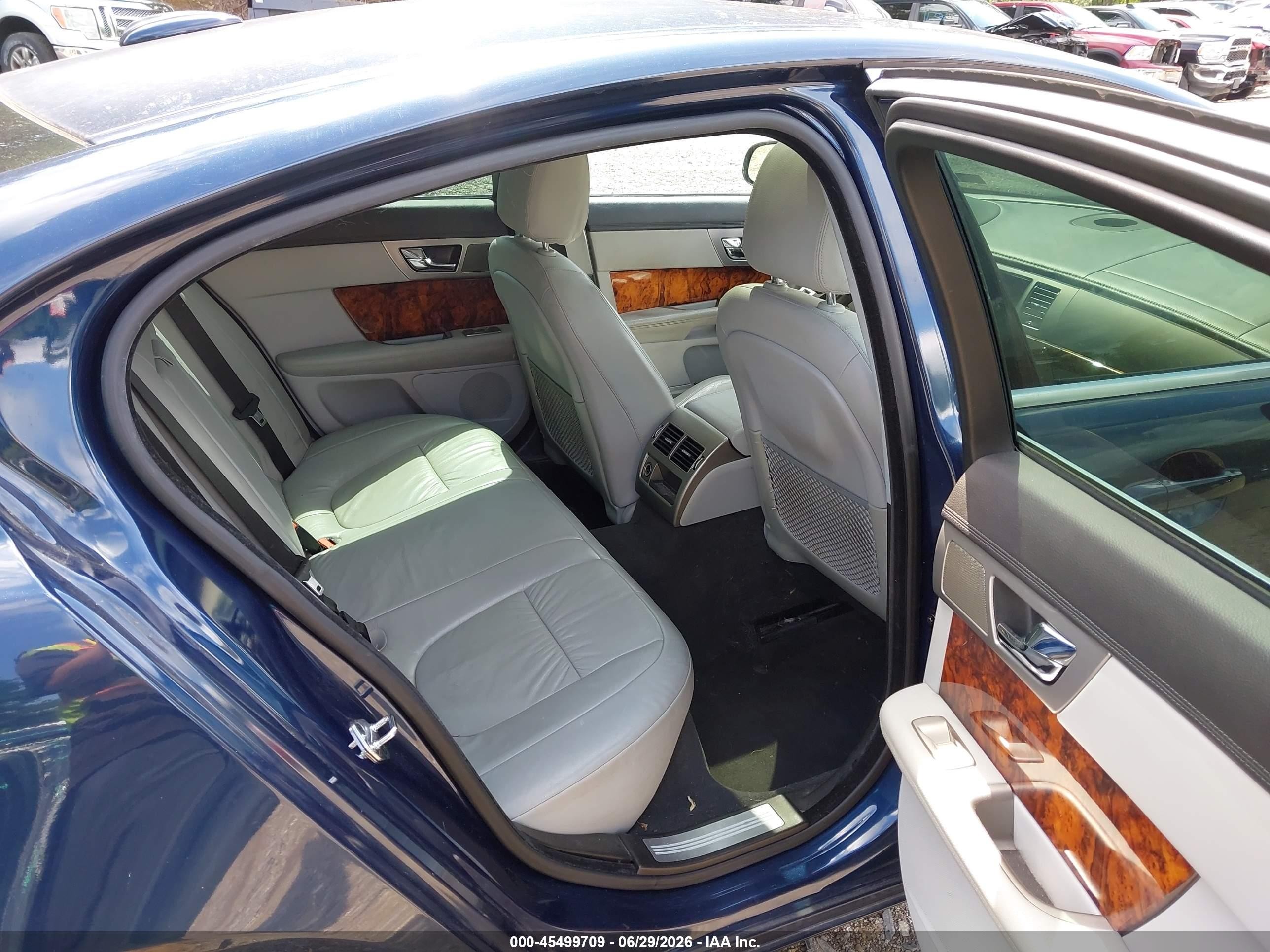 2011 Jaguar Xf   Blue vin: SAJWA0FB8BLS01700