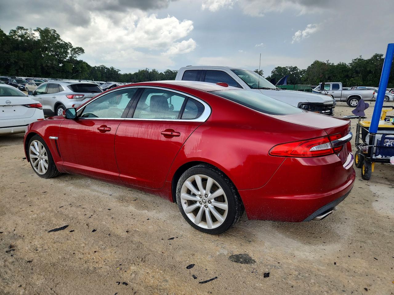 2012 Jaguar Xf Red vin: SAJWA0FB8CLS51269