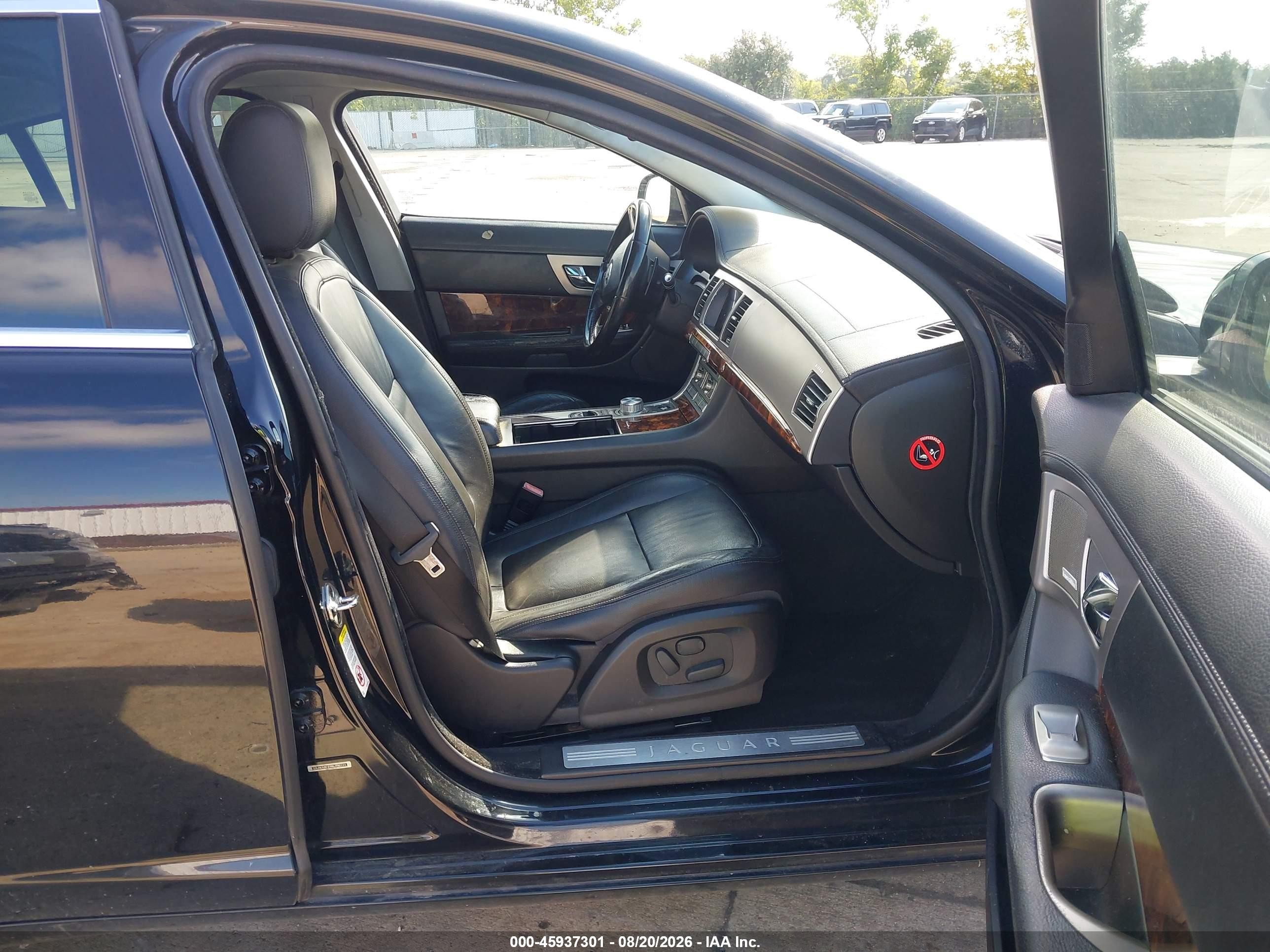 2011 Jaguar Xf   Black vin: SAJWA0FB9BLR92111