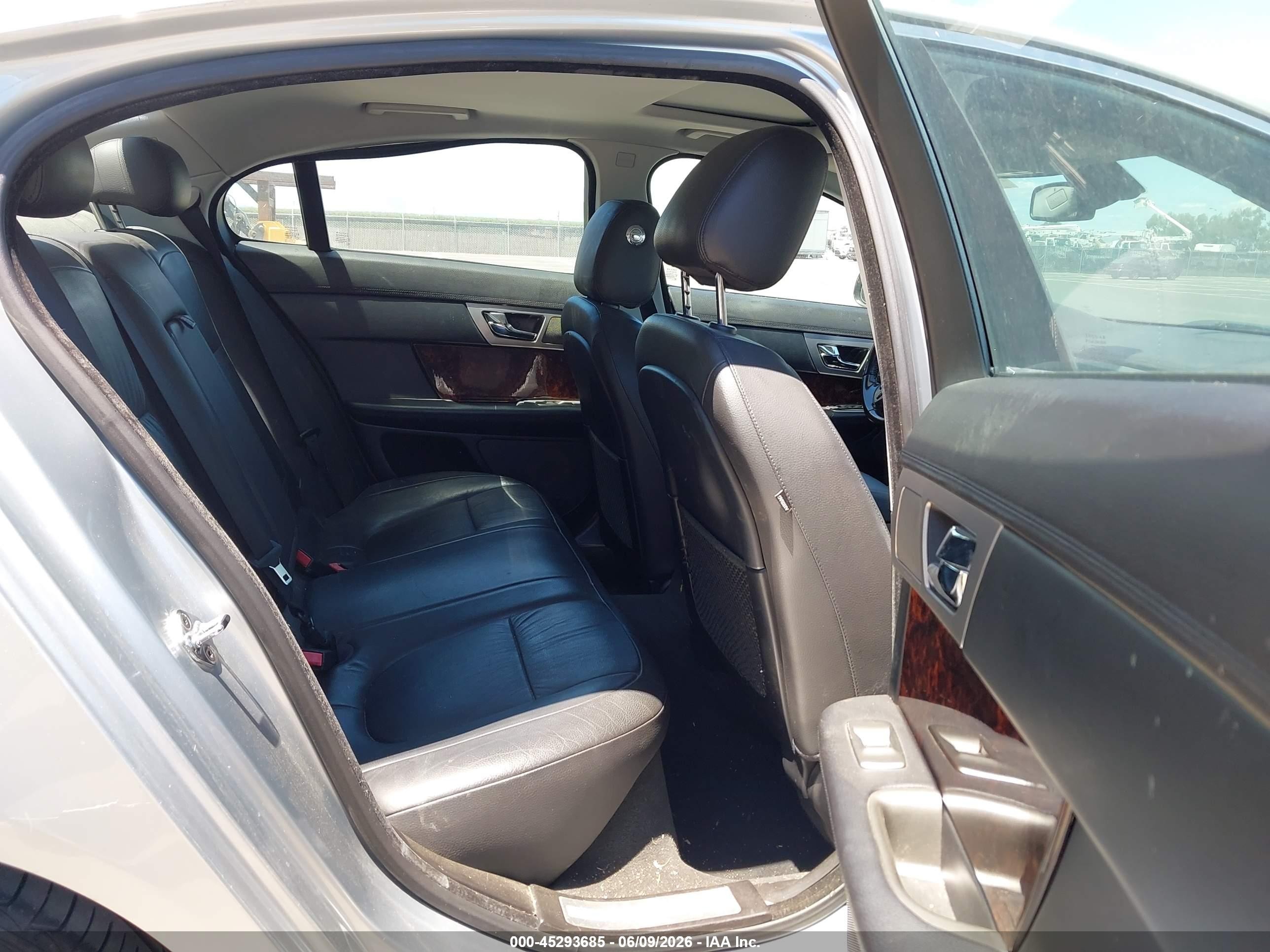 2011 Jaguar Xf   Silver vin: SAJWA0FB9BLS01530