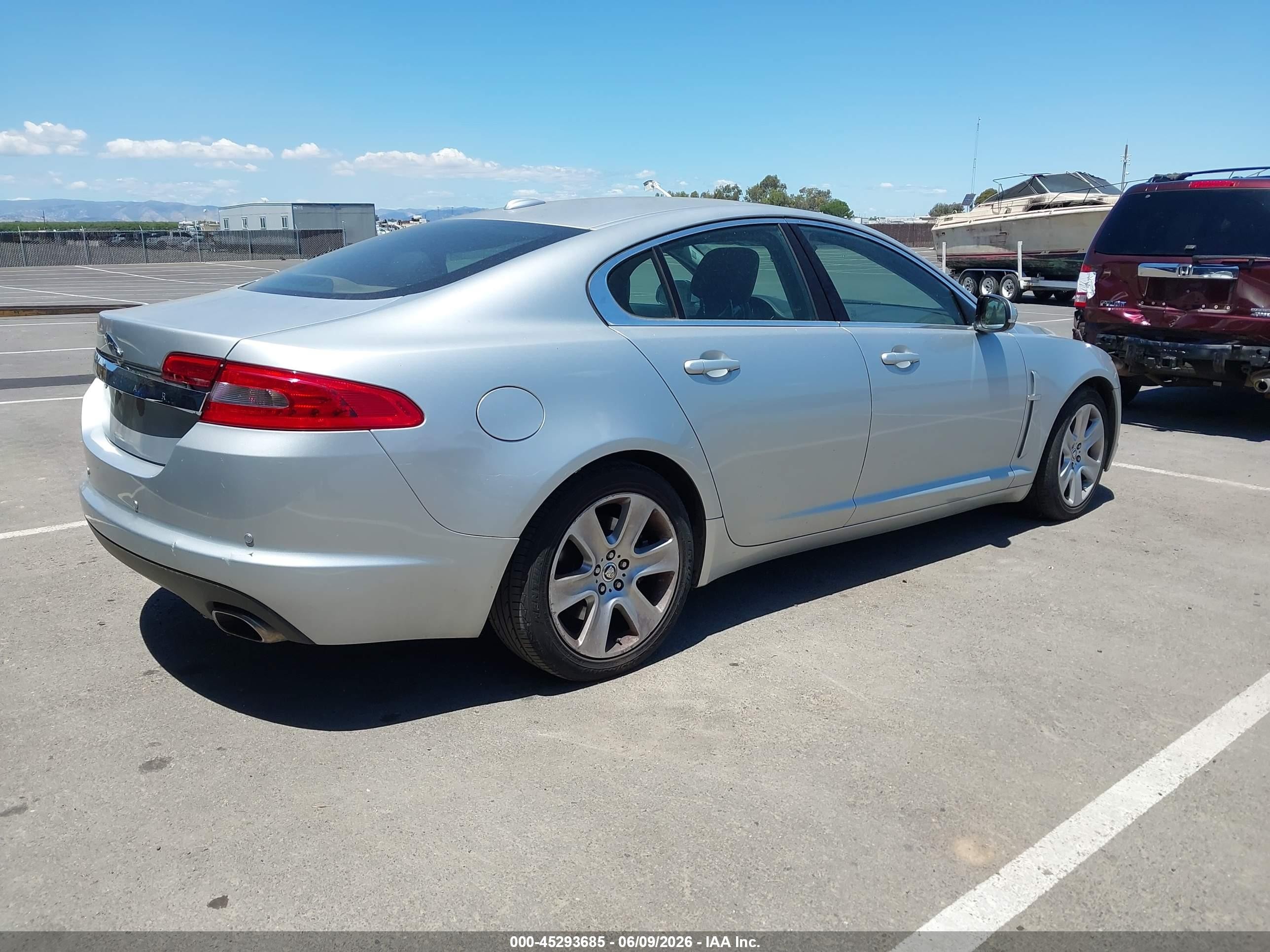 2011 Jaguar Xf   Silver vin: SAJWA0FB9BLS01530