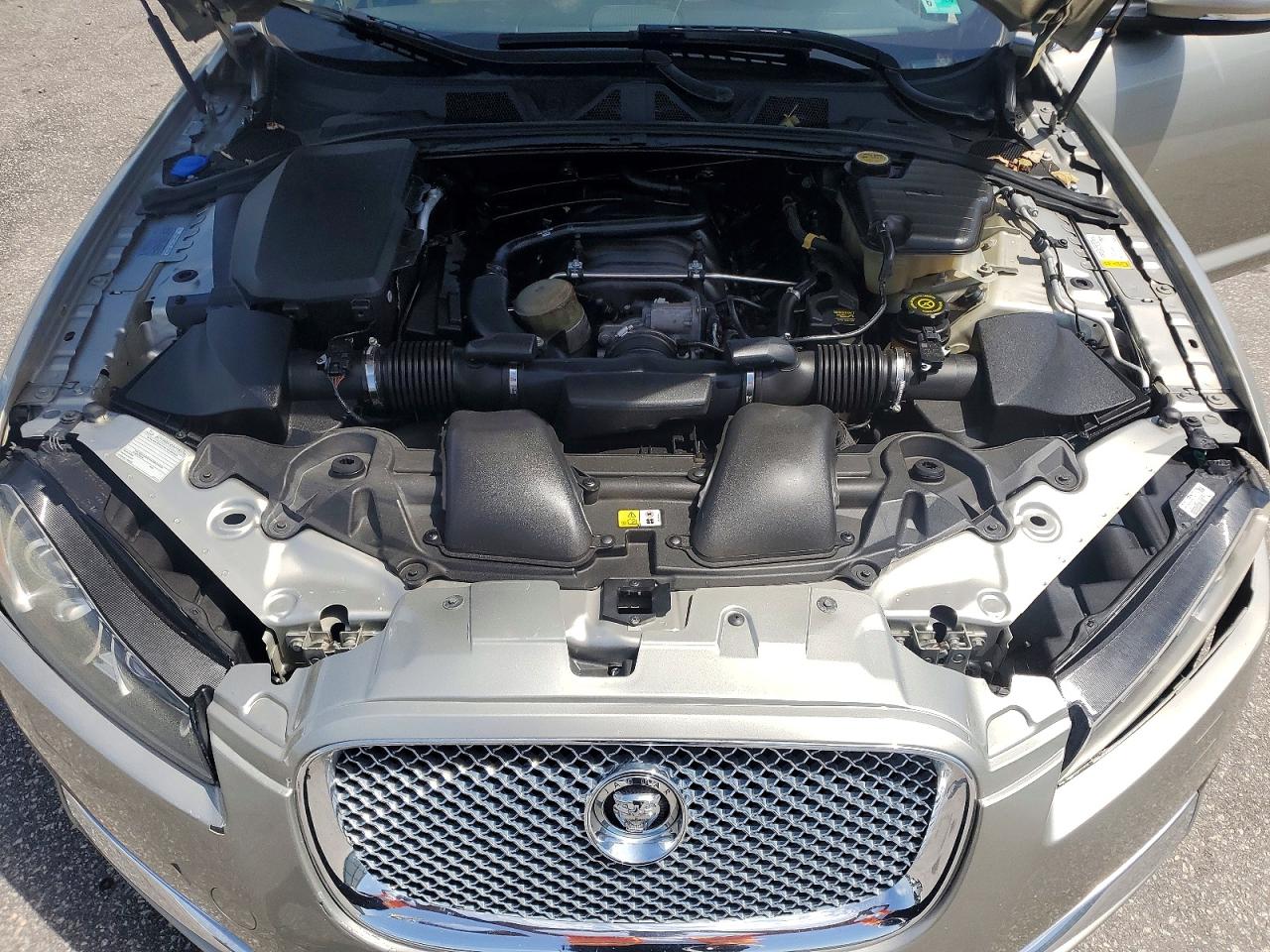 2012 Jaguar Xf Серебряный vin: SAJWA0FBXCLS42749