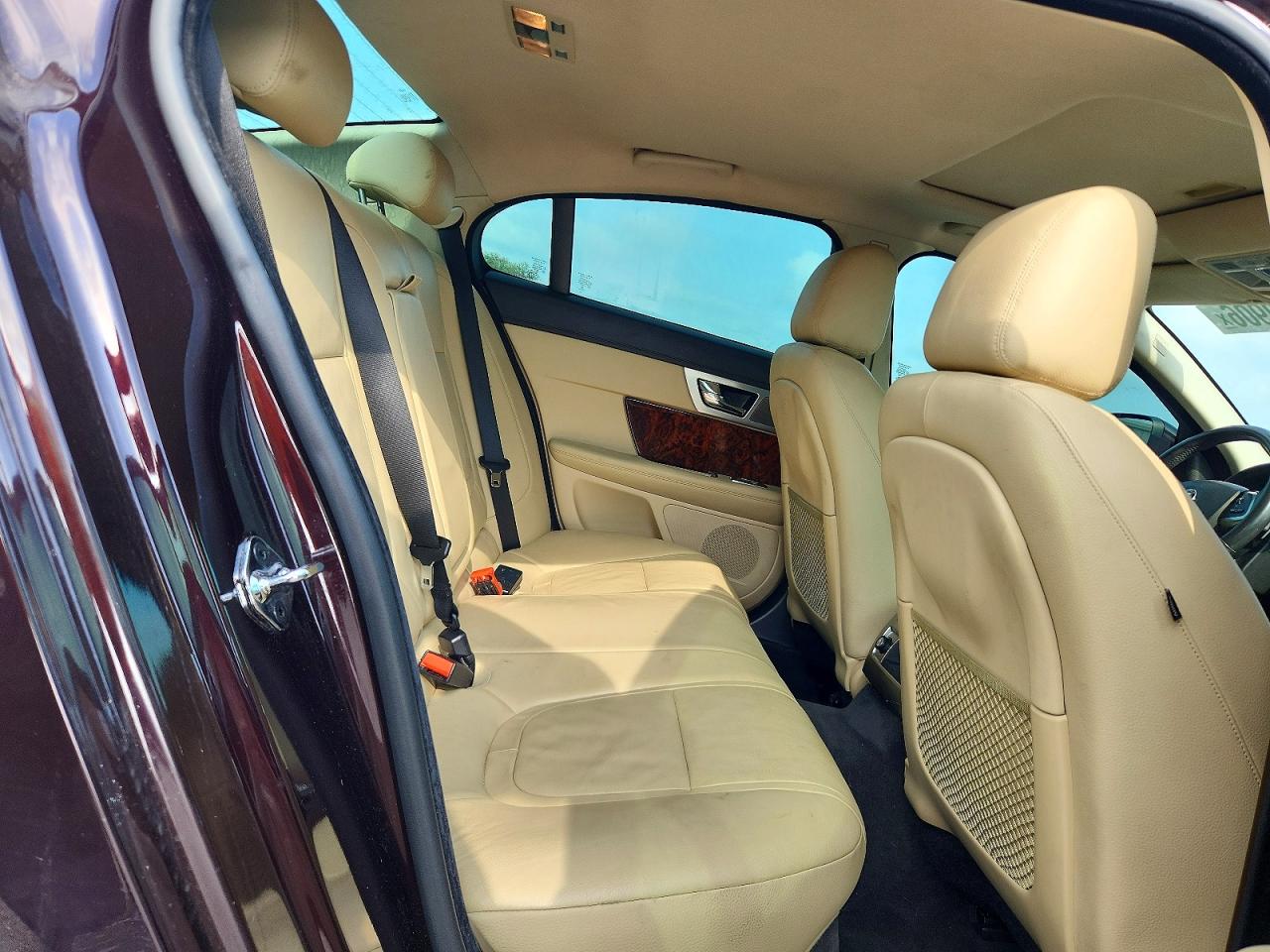 2015 Jaguar Xf 2.0t Premium Purple vin: SAJWA0FS0FPU46036