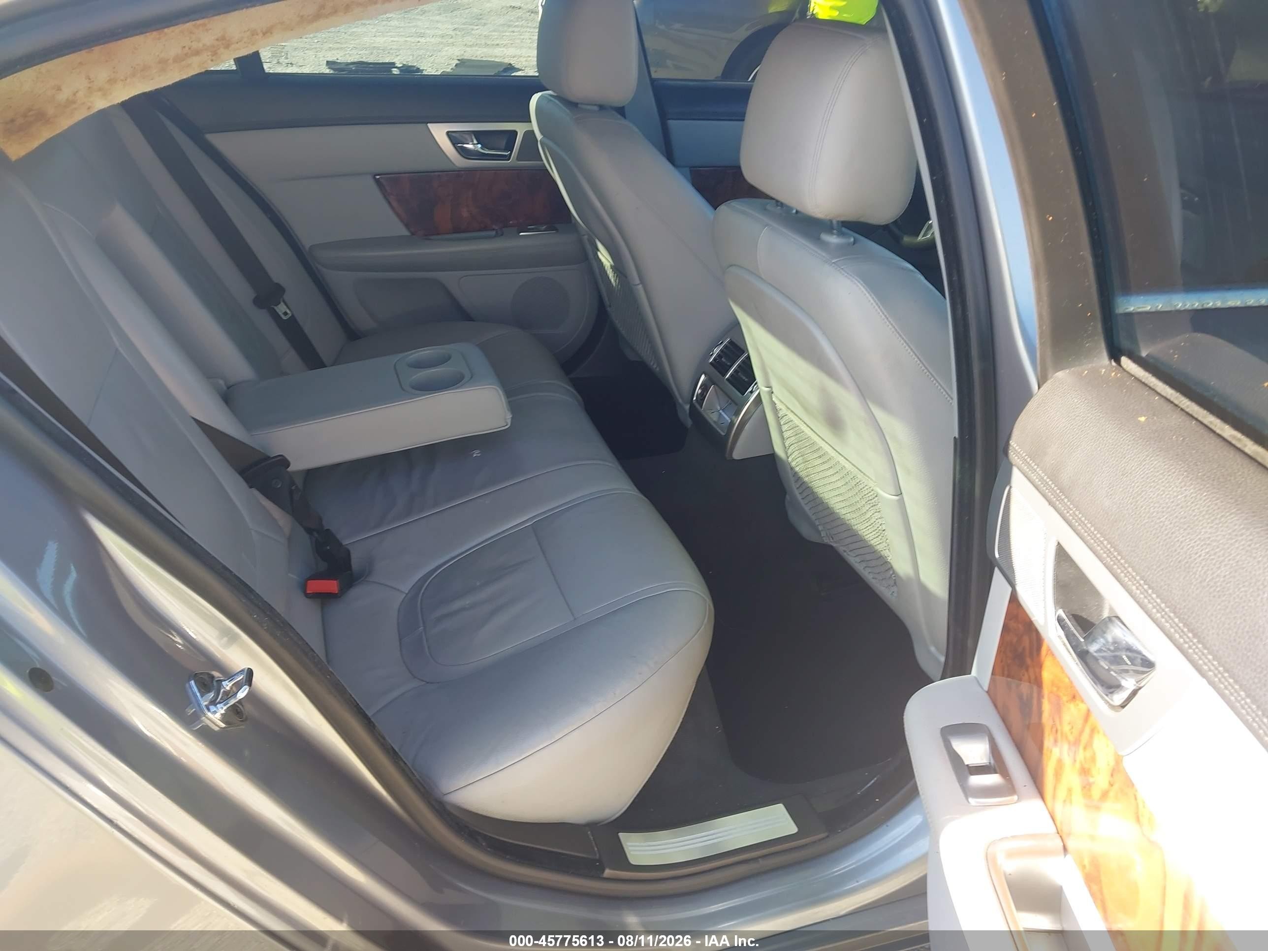 2015 Jaguar Xf 2.0t Premium Silver vin: SAJWA0FS0FPU64259