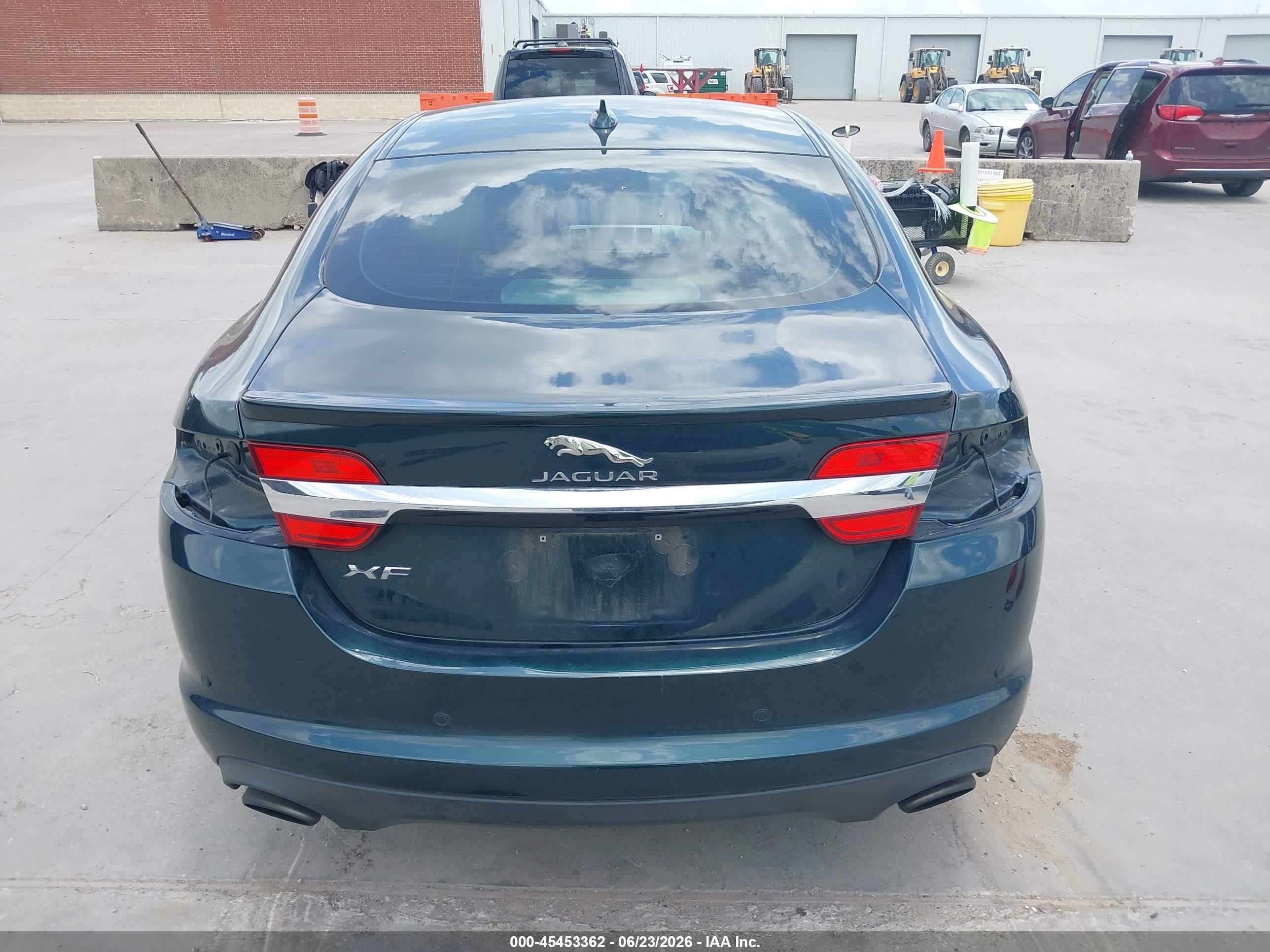 2015 Jaguar Xf 2.0t Premium Green vin: SAJWA0FS0FPU88755