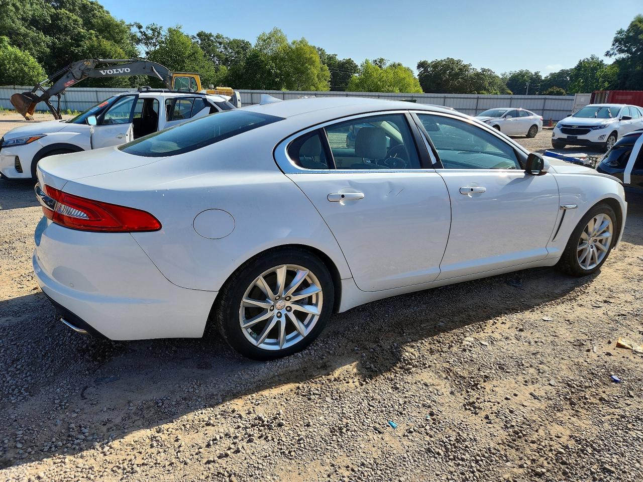 2015 Jaguar Xf 2.0t Premium White vin: SAJWA0FS2FPU68426