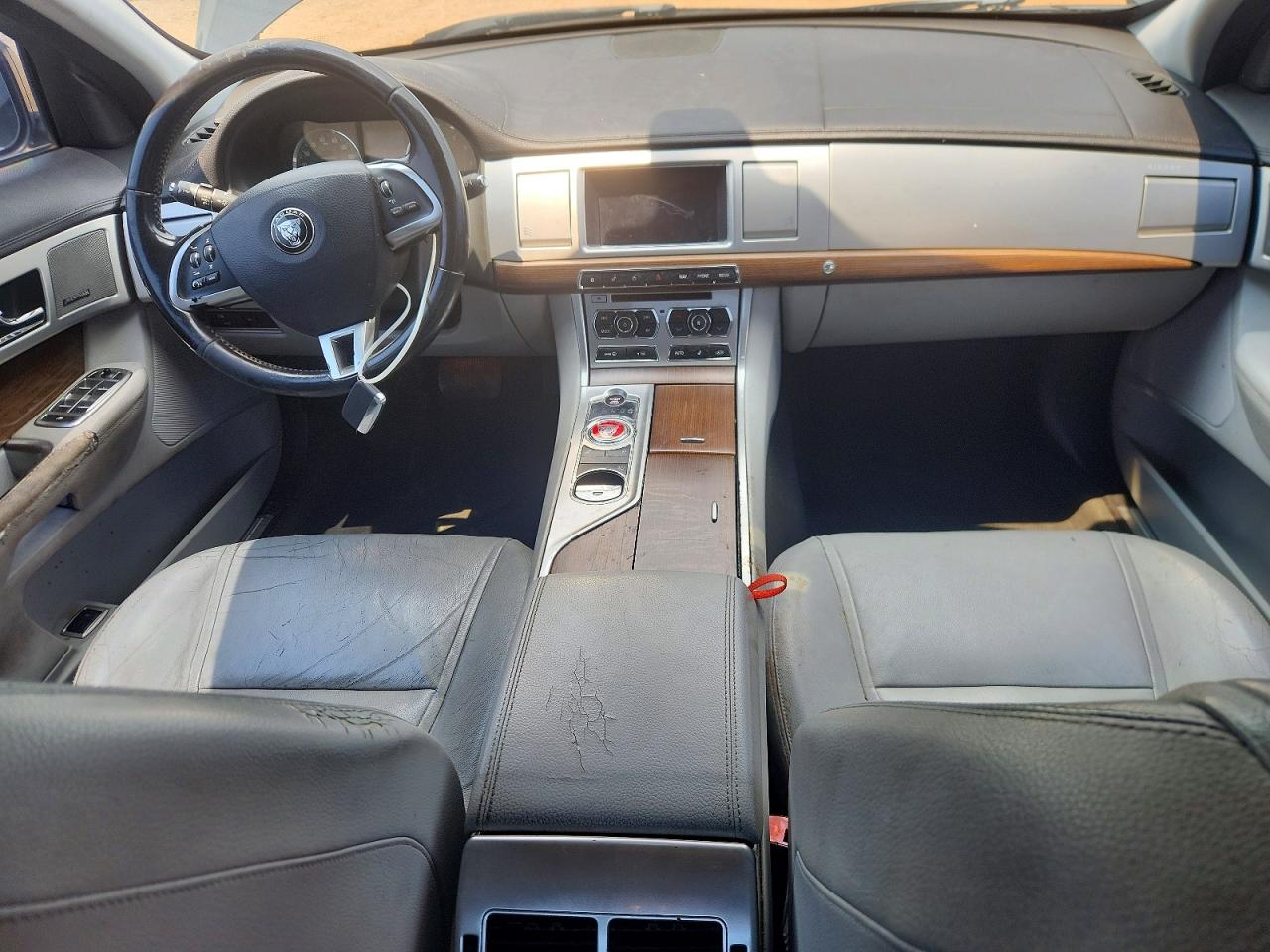 2015 Jaguar Xf 2.0t Premium Cream vin: SAJWA0FS4FPU56181
