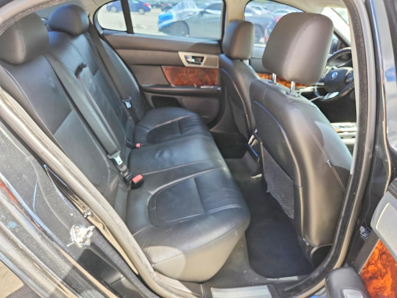2015 Jaguar Xf Черный vin: SAJWA0FS5FPU50762
