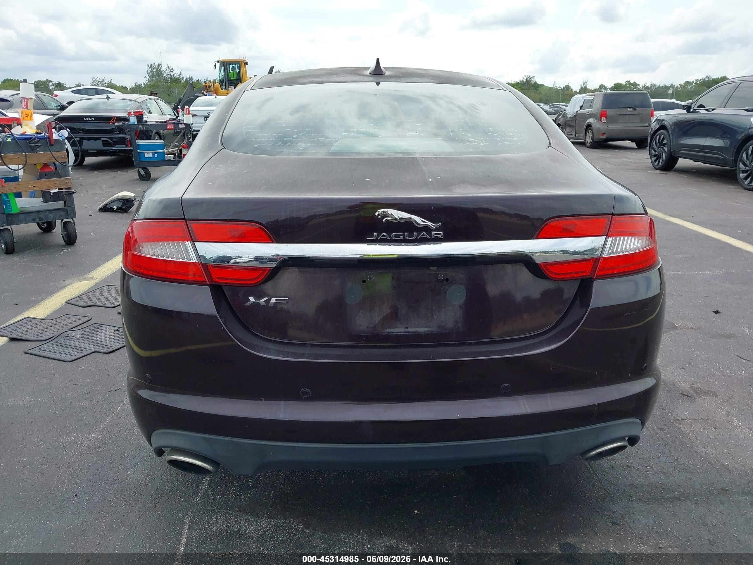 2015 Jaguar Xf 2.0t Premium Коричневый vin: SAJWA0FSXFPU66942
