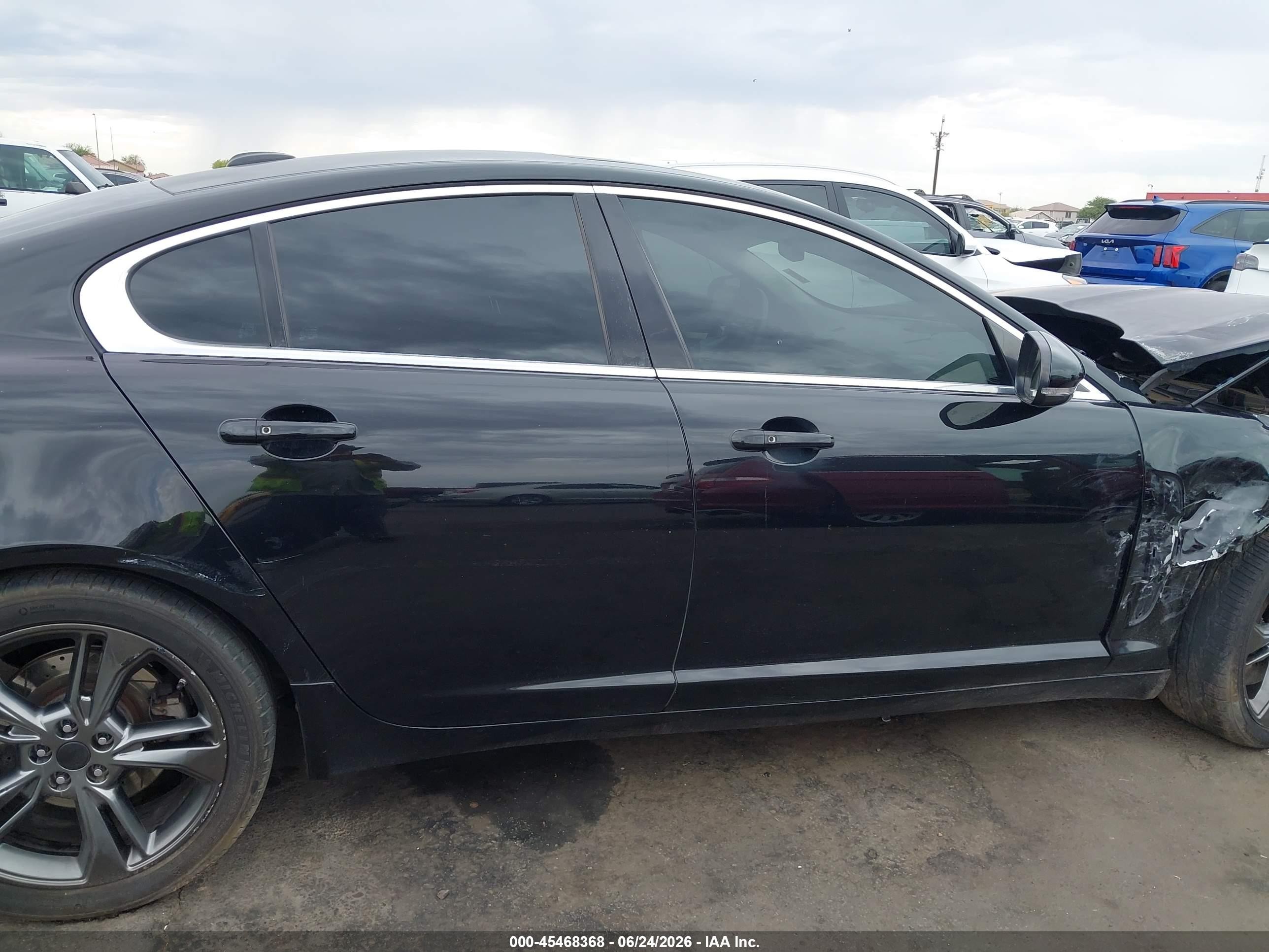2010 Jaguar Xf Premium Black vin: SAJWA0GB1ALR52666