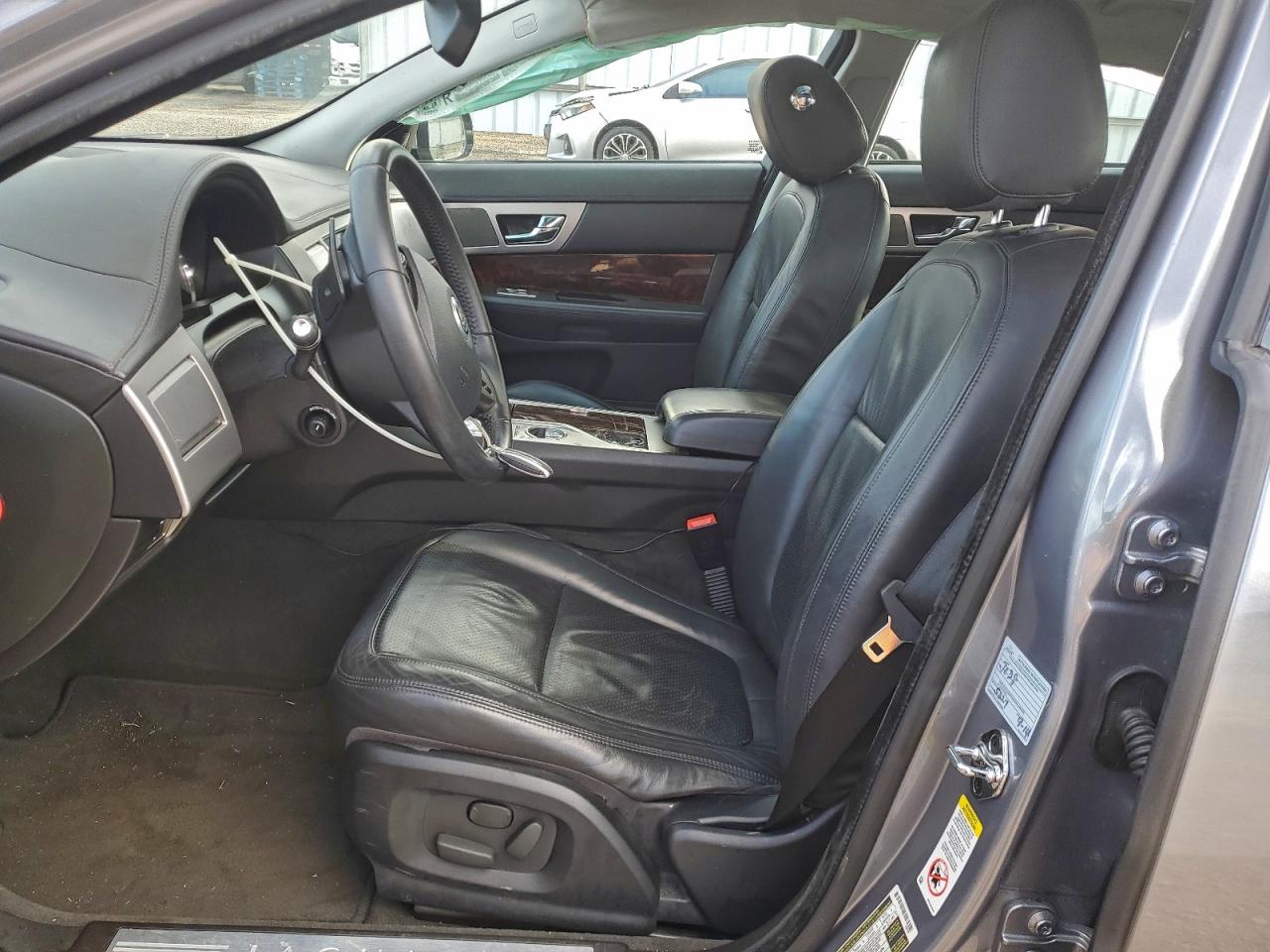 2011 Jaguar Xf Premium Silver vin: SAJWA0GB3BLS10982