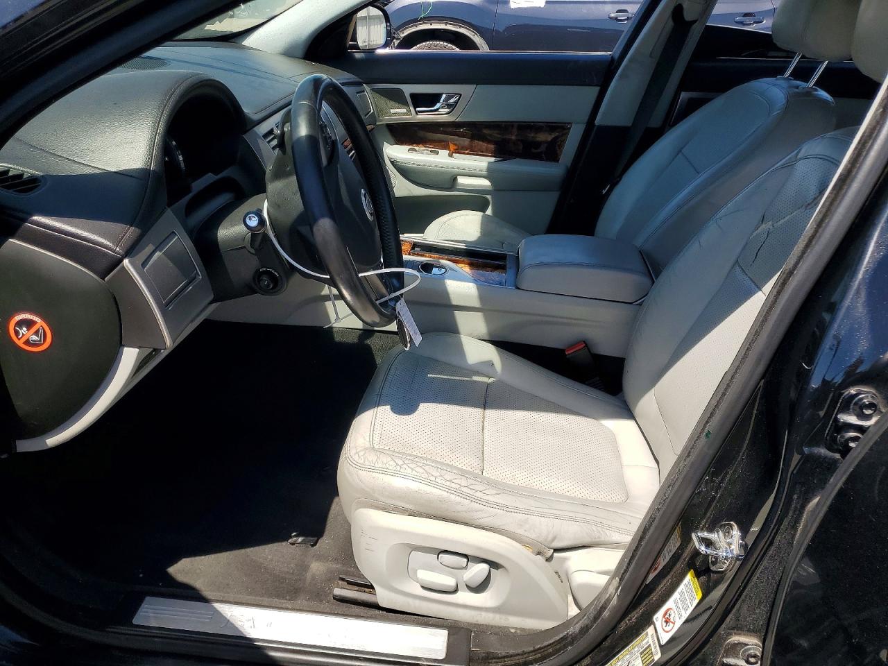 2010 Jaguar Xf Premium Black vin: SAJWA0GB6ALR49889