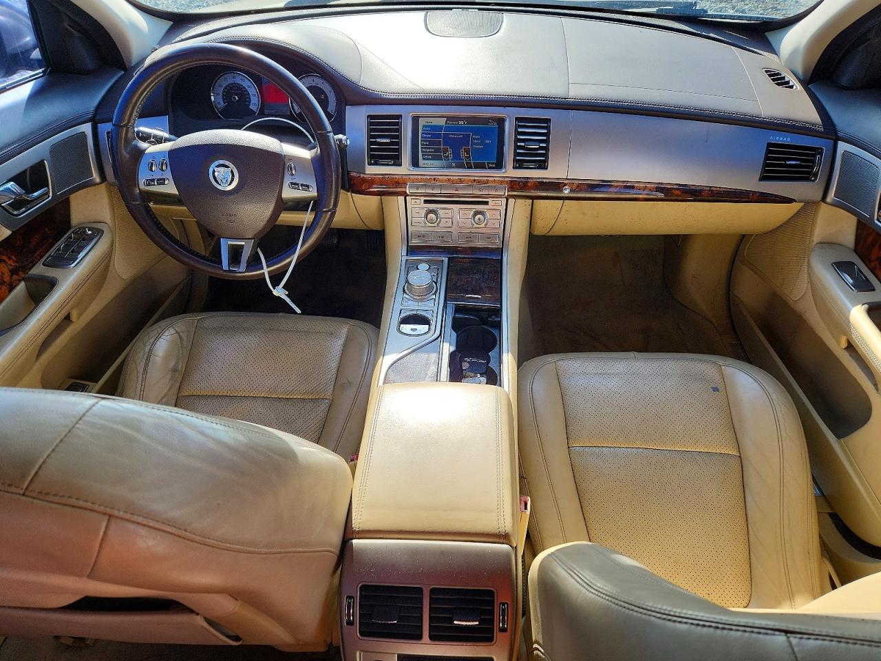 2011 Jaguar Xf Premium Silver vin: SAJWA0GB8BLS18379