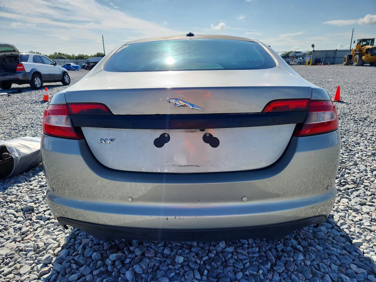 2011 Jaguar Xf Premium Silver vin: SAJWA0GB8BLS18379