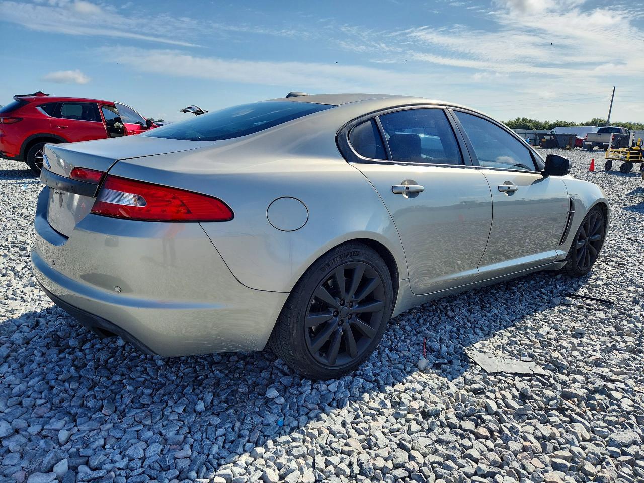 2011 Jaguar Xf Premium Silver vin: SAJWA0GB8BLS18379