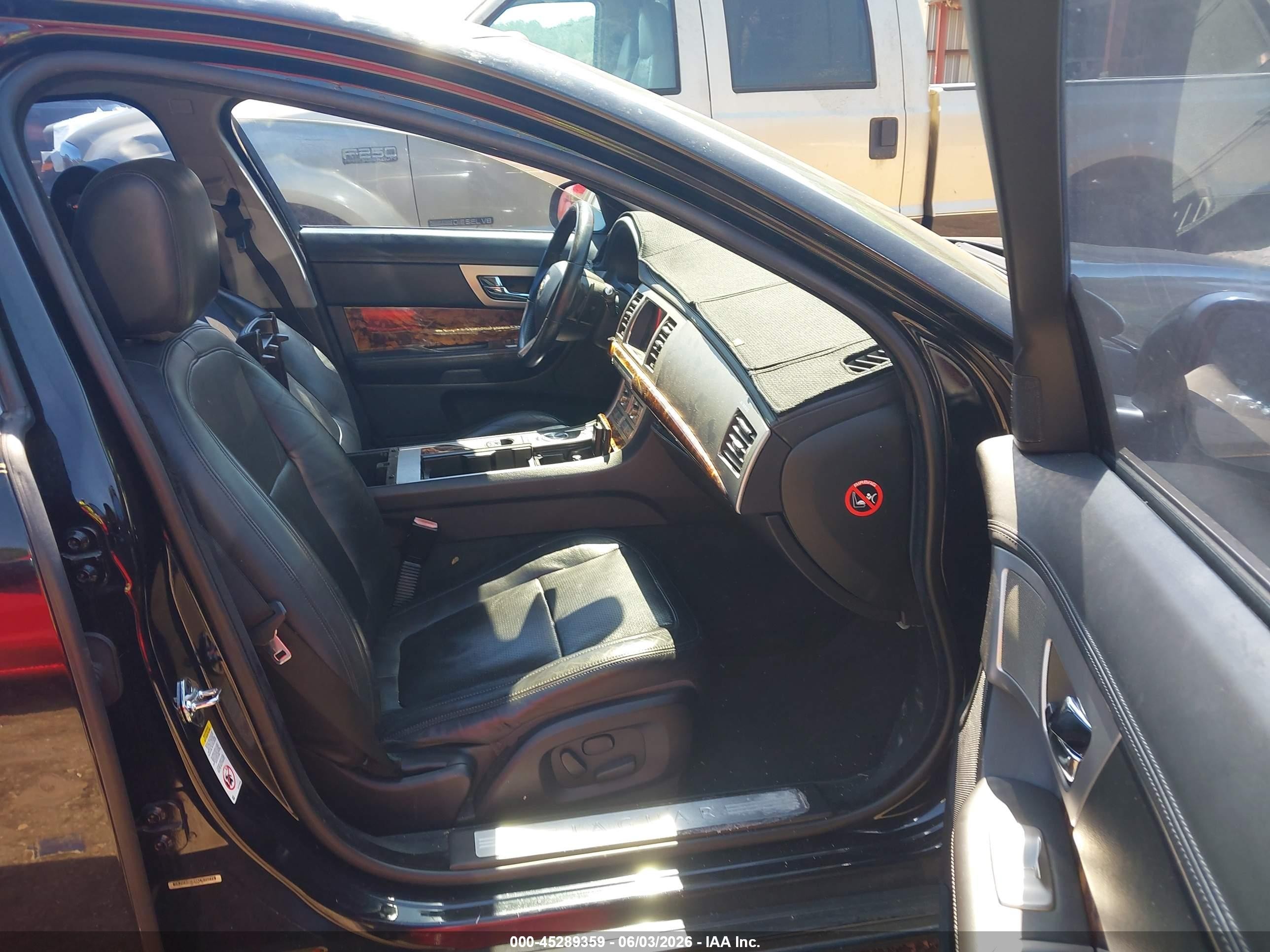 2010 Jaguar Xf Premium Black vin: SAJWA0GB9ALR75273