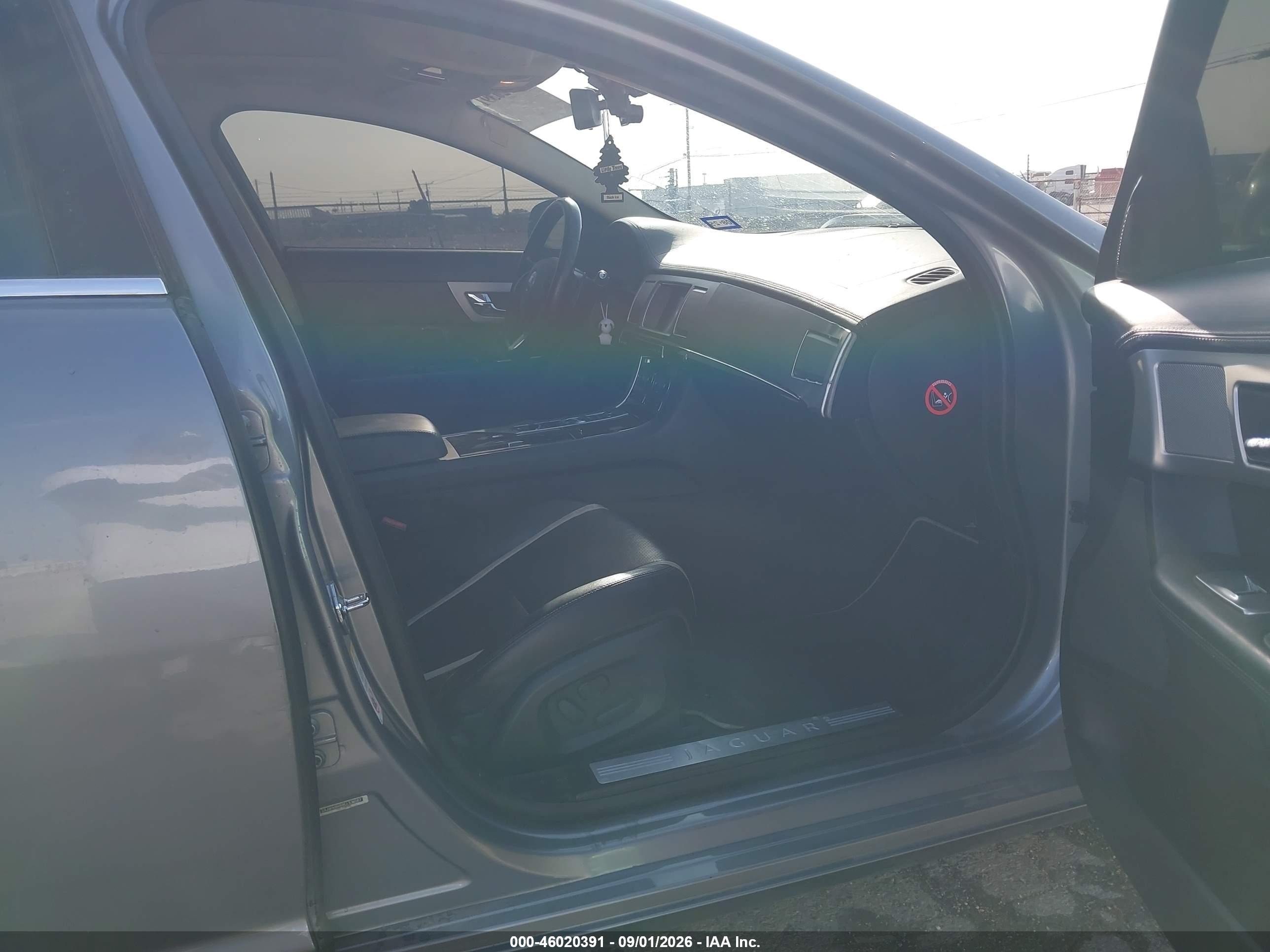 2012 Jaguar Xf Portfolio Silver vin: SAJWA0HB0CLS36567