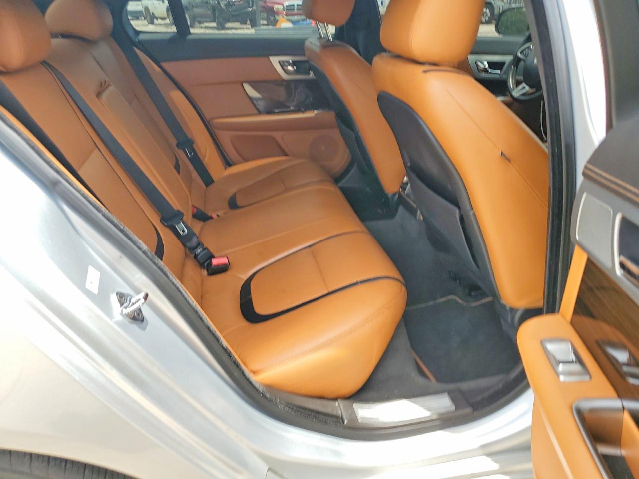 2012 Jaguar Xf Portfolio Silver vin: SAJWA0HB2CLS22072