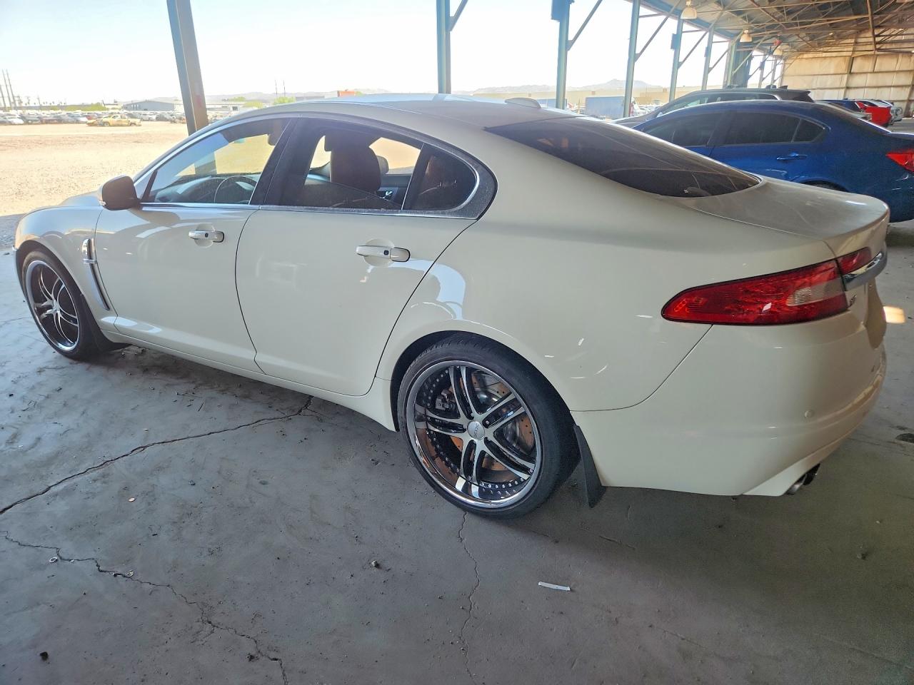 2010 Jaguar Xf Supercharged White vin: SAJWA0HE8AMR65207