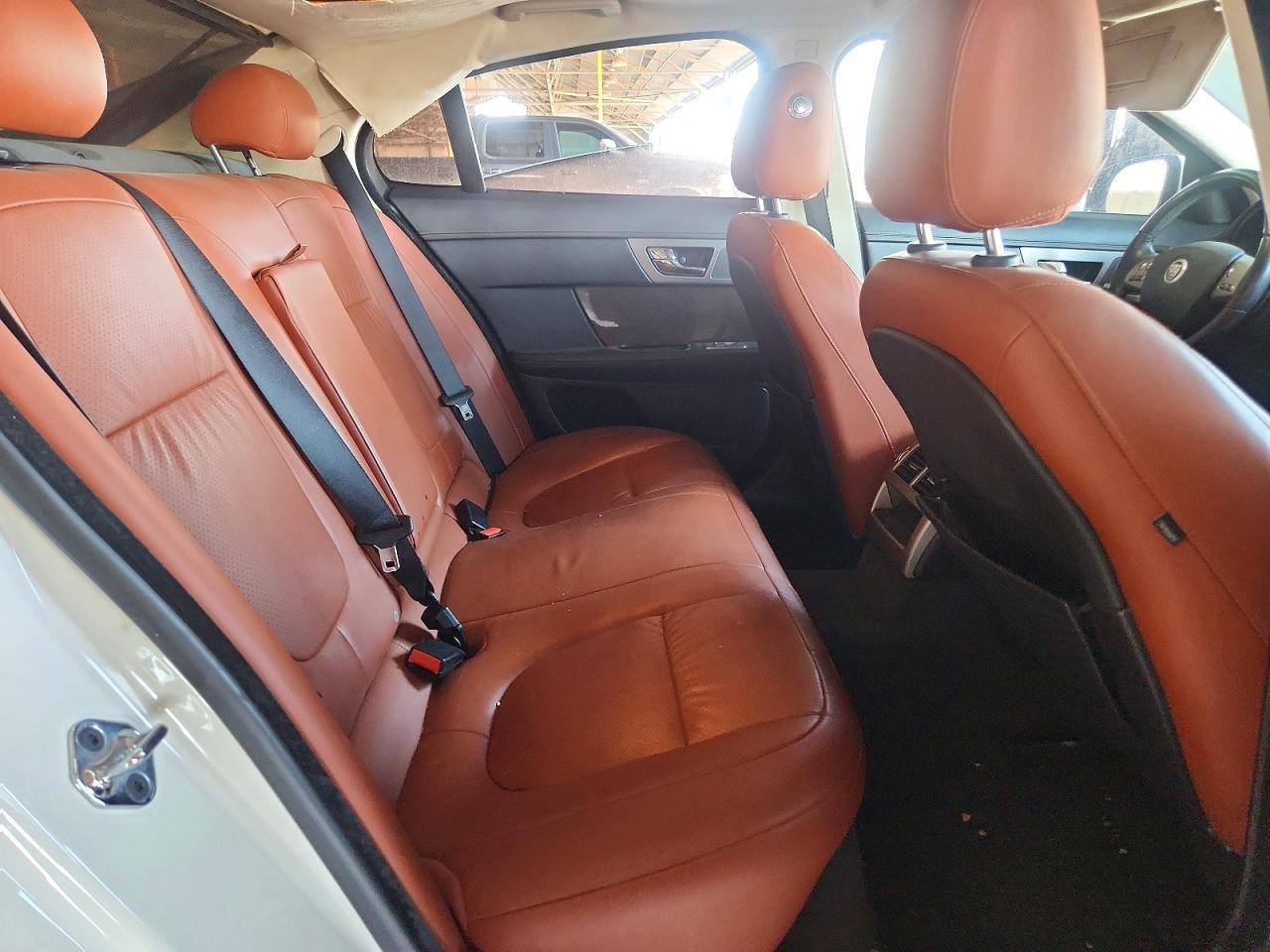 2010 Jaguar Xf Supercharged White vin: SAJWA0HE8AMR65207