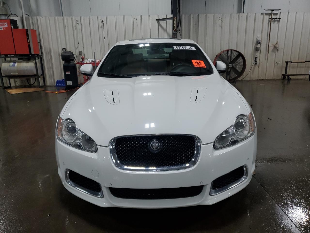 2011 Jaguar Xf R White vin: SAJWA0JC1BMS08613