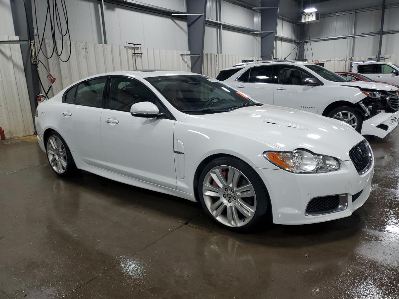 2011 Jaguar Xf R White vin: SAJWA0JC1BMS08613