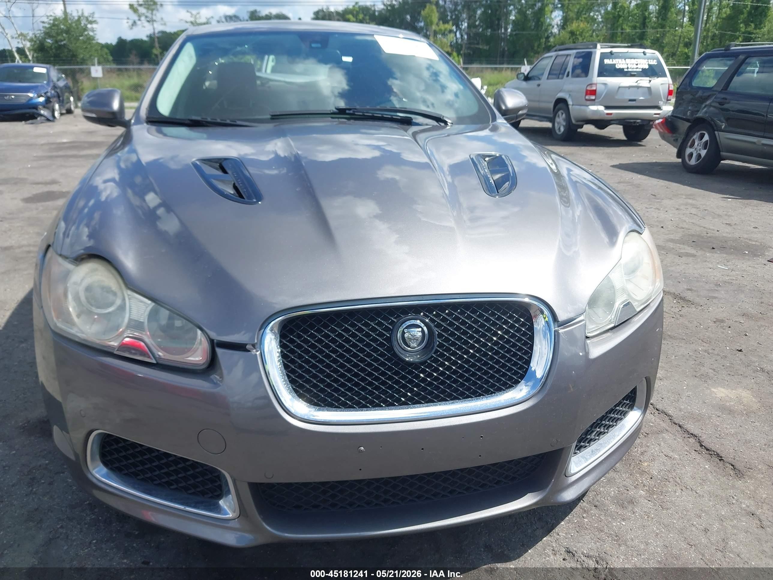2011 Jaguar Xf Xfr Gray vin: SAJWA0JC2BMR90615