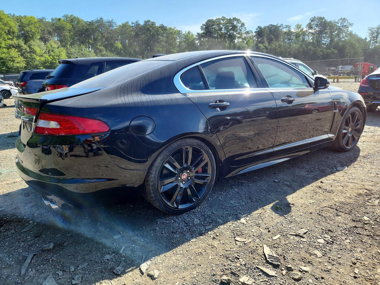 2011 Jaguar Xf R Black vin: SAJWA0JC3BMS02117