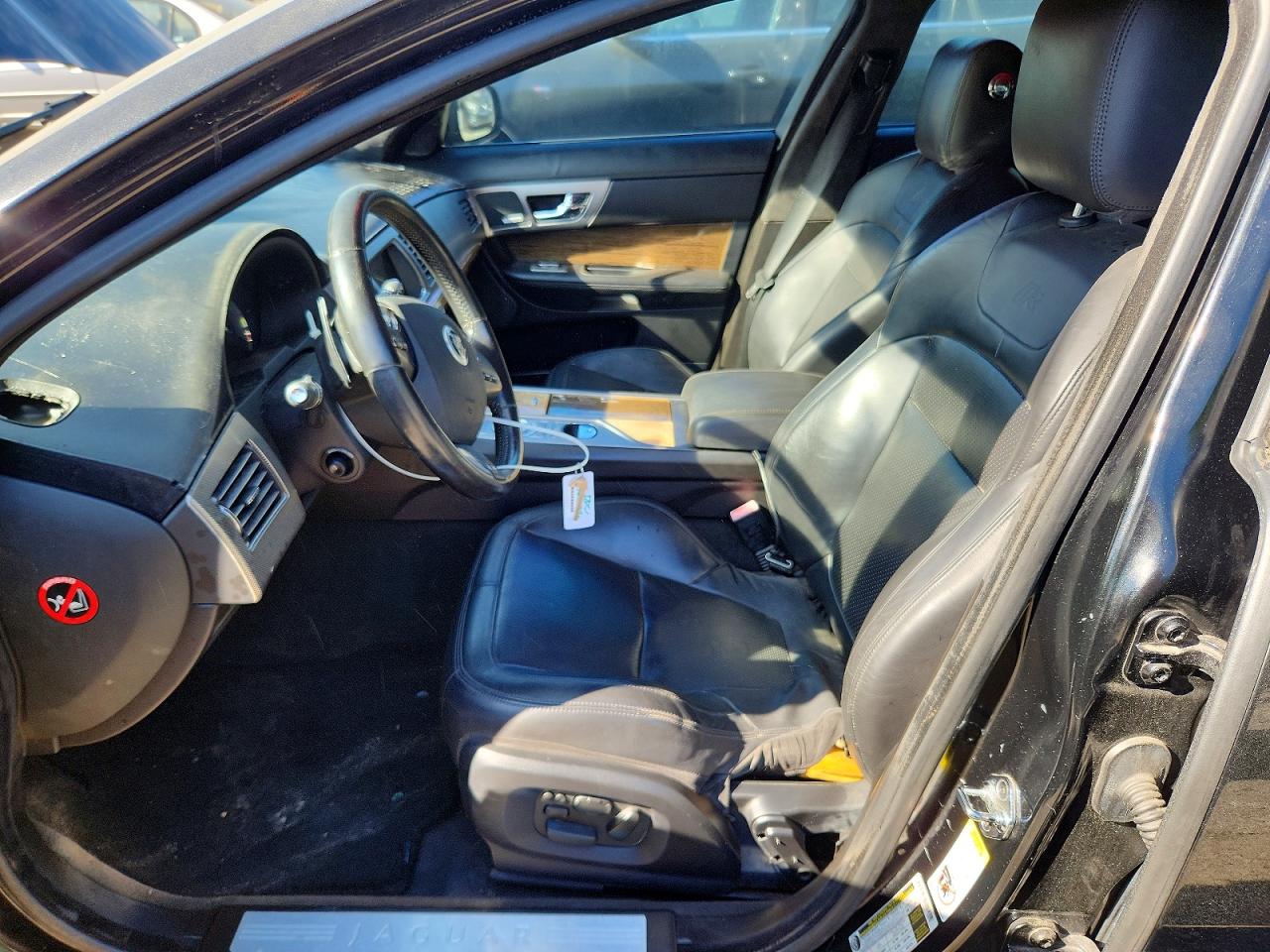 2011 Jaguar Xf R Black vin: SAJWA0JC3BMS02117