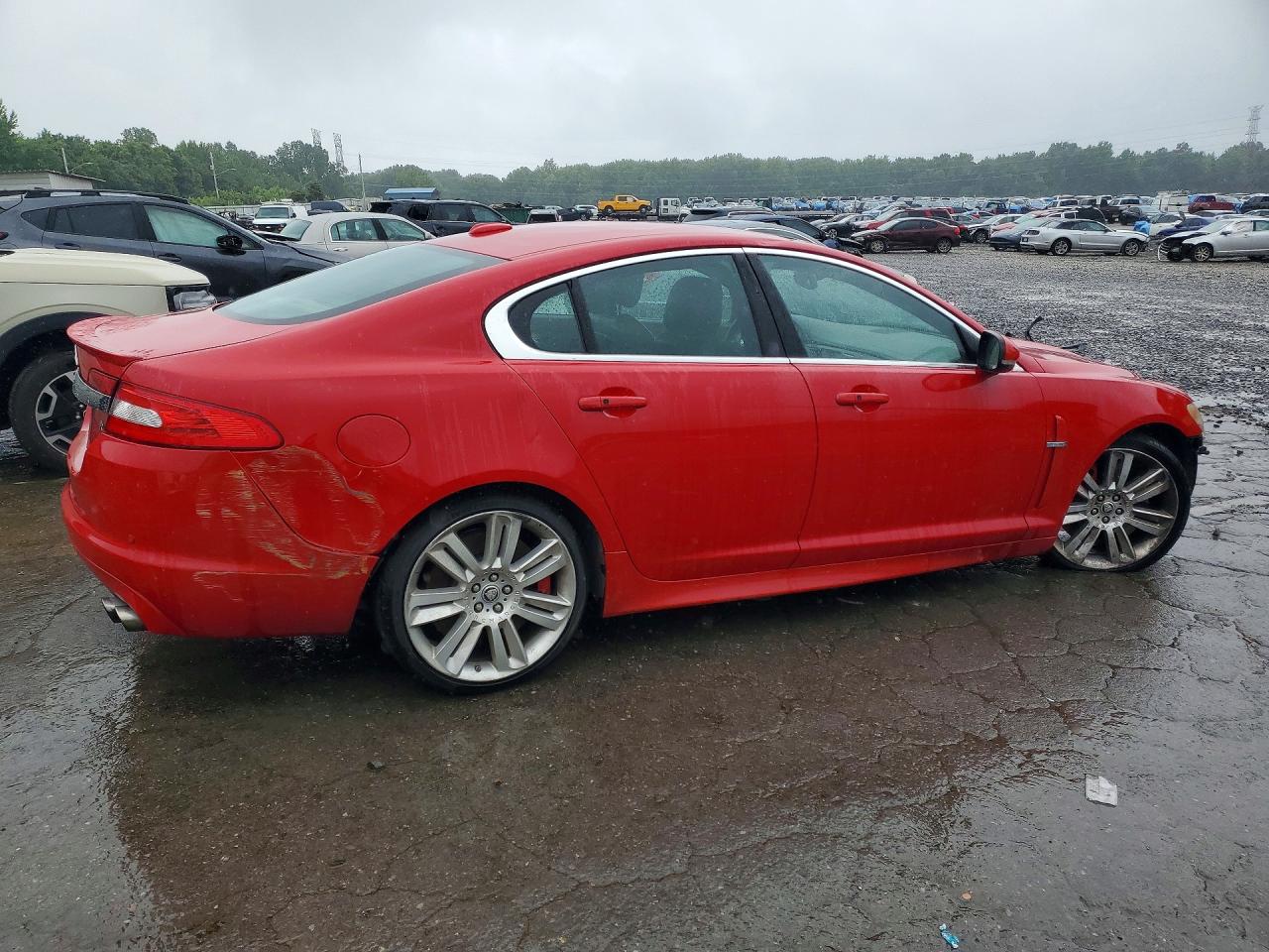 2011 Jaguar Xf R Red vin: SAJWA0JC5BMR95582