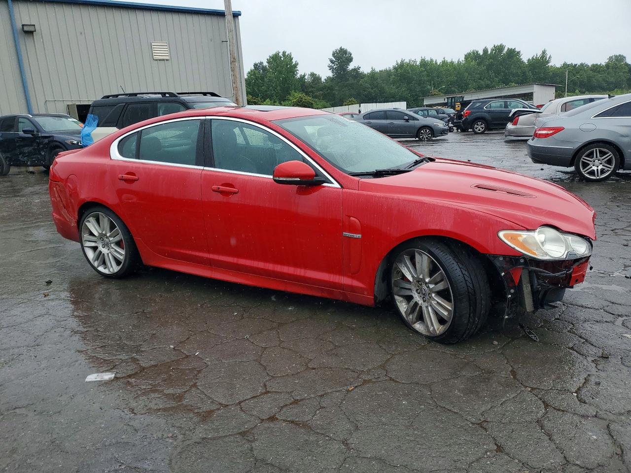 2011 Jaguar Xf R Red vin: SAJWA0JC5BMR95582