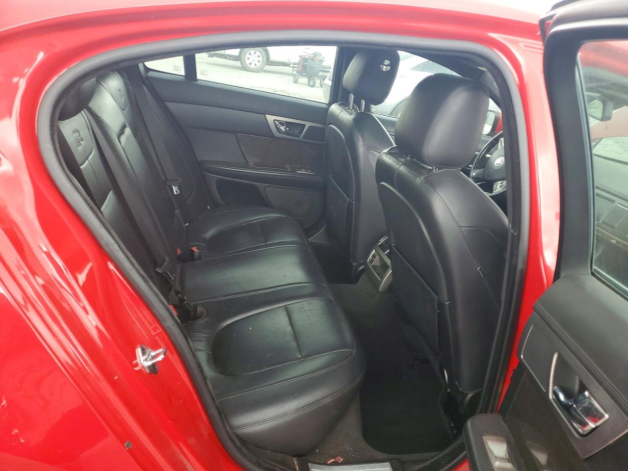 2011 Jaguar Xf R Red vin: SAJWA0JC5BMR95582