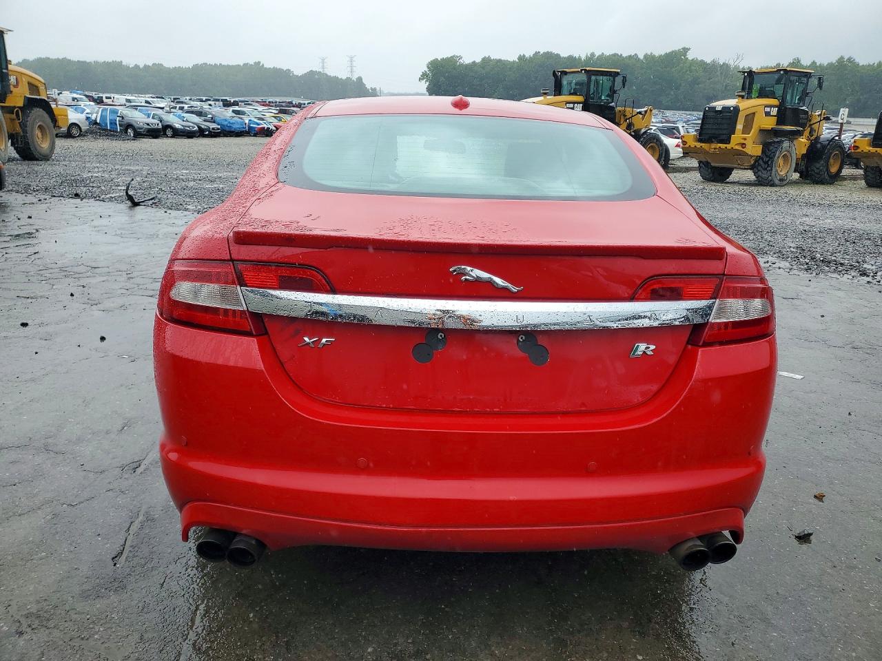 2011 Jaguar Xf R Red vin: SAJWA0JC5BMR95582