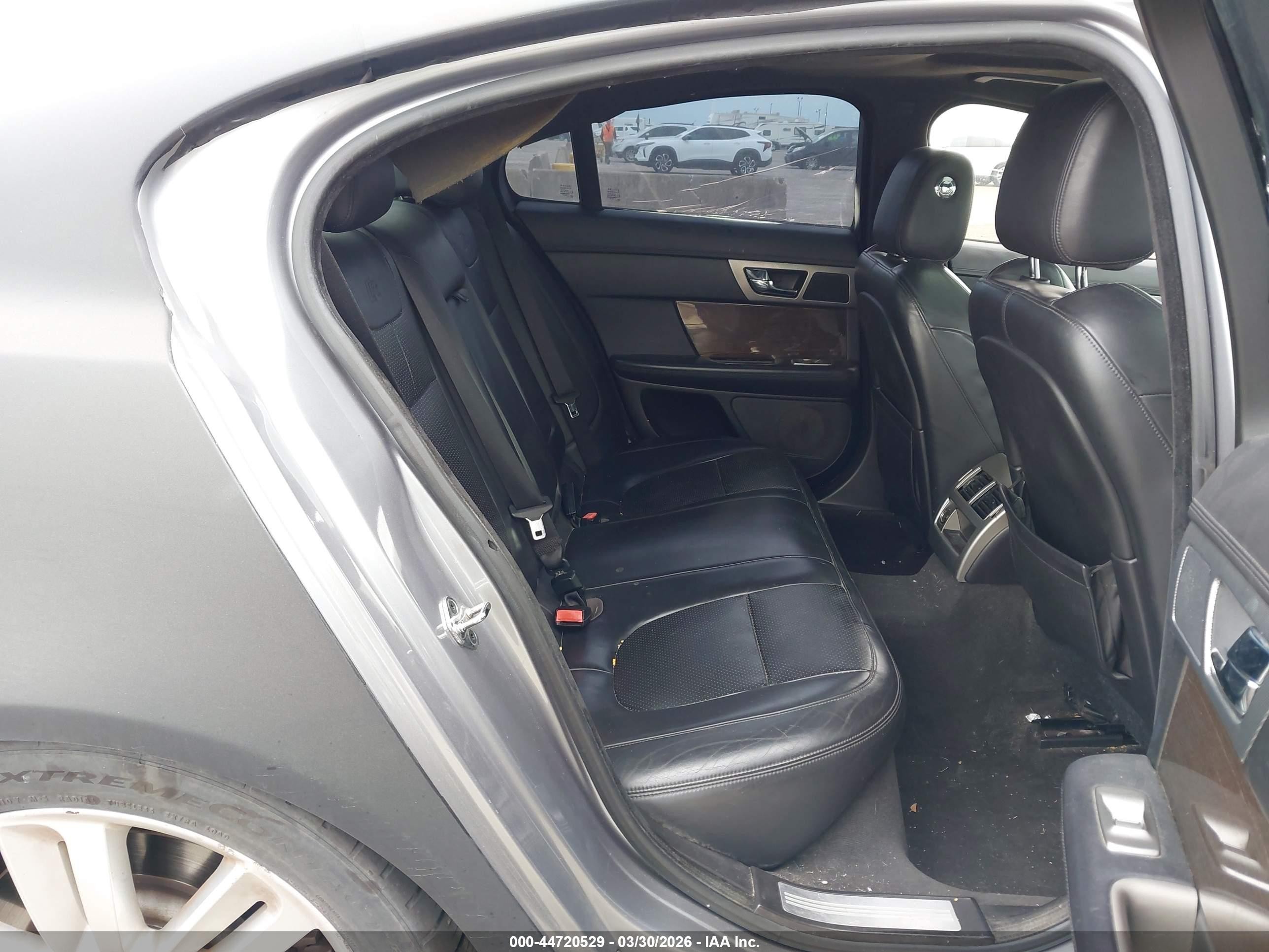 2010 Jaguar Xf Xfr Black vin: SAJWA0JC6AMR75470