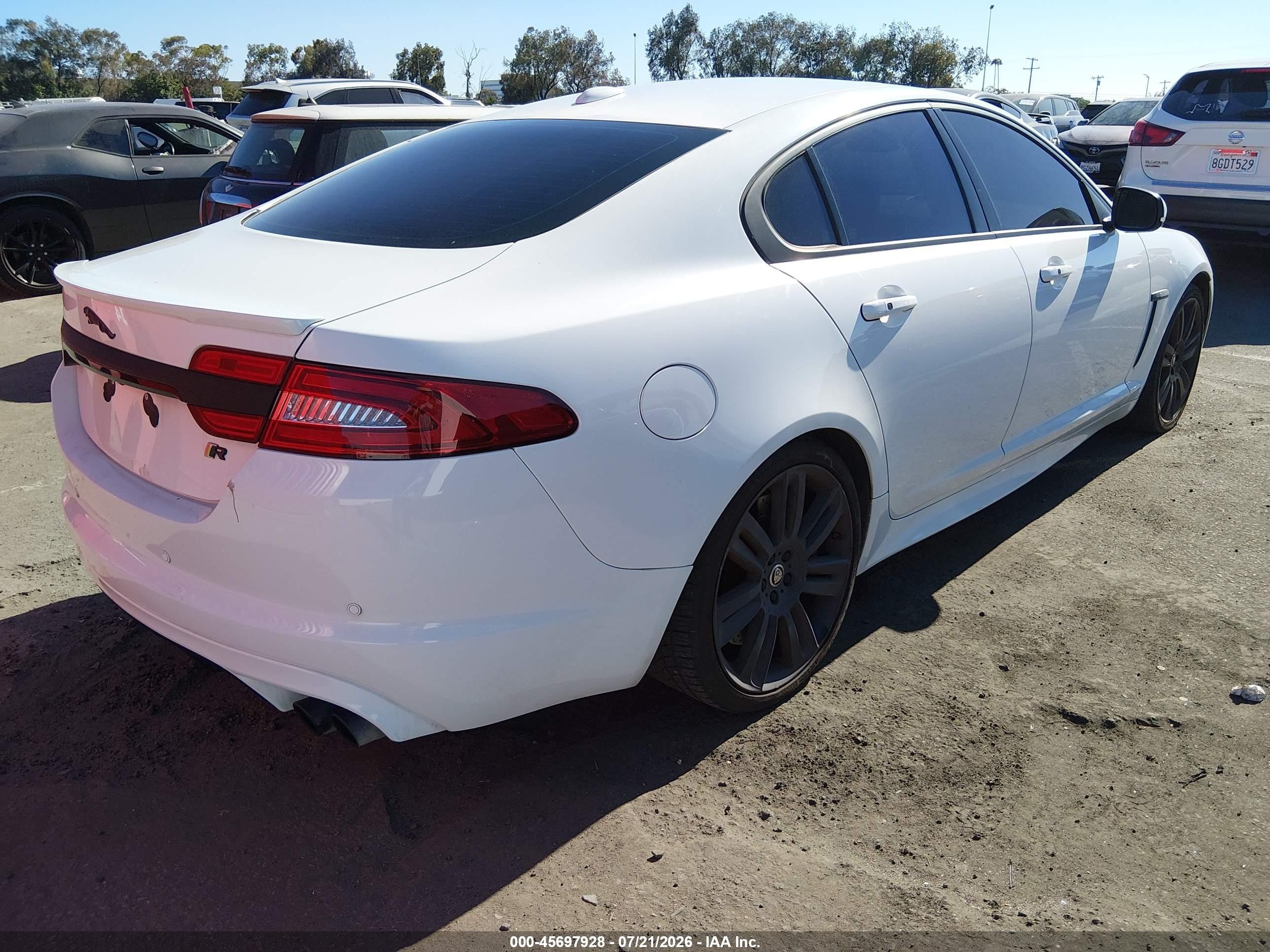 2012 Jaguar Xf Xfr White vin: SAJWA0JCXCMS38839