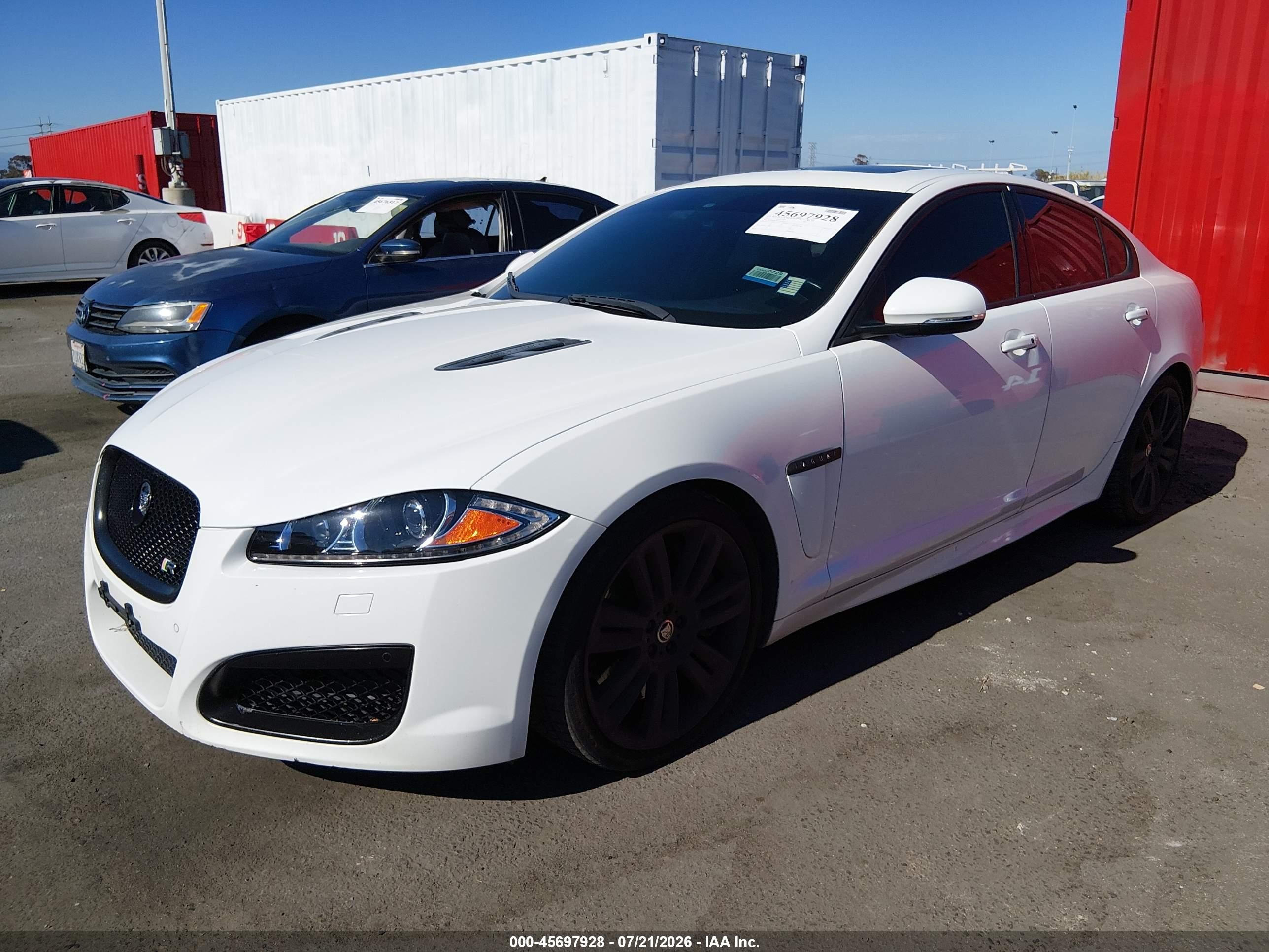2012 Jaguar Xf Xfr White vin: SAJWA0JCXCMS38839