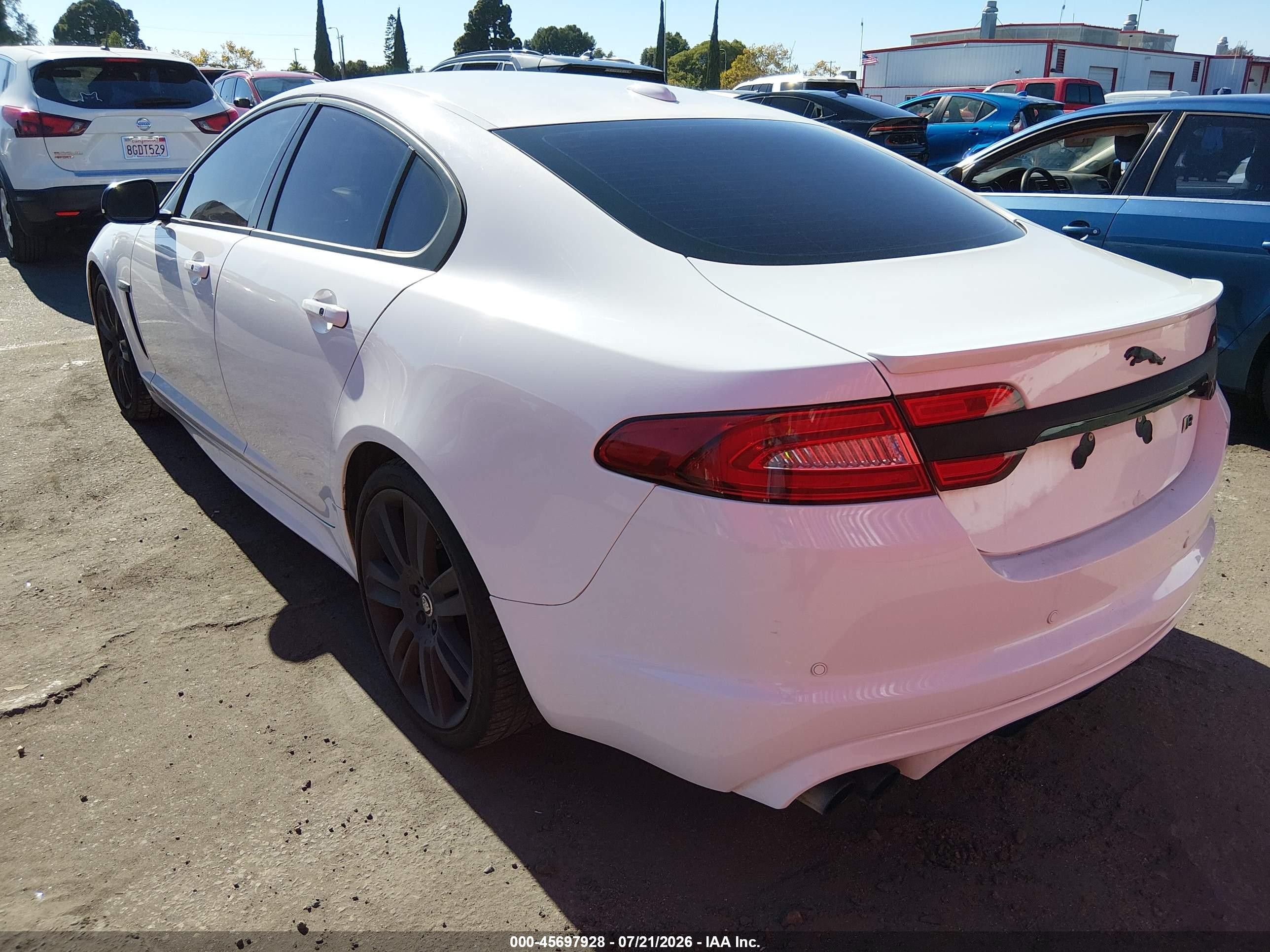 2012 Jaguar Xf Xfr White vin: SAJWA0JCXCMS38839
