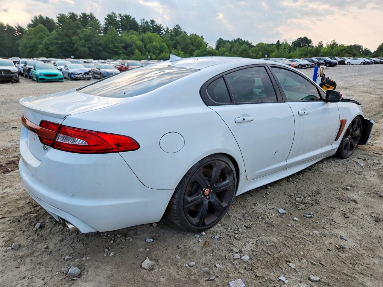 2014 Jaguar Xf R White vin: SAJWA0JHXEMU12701