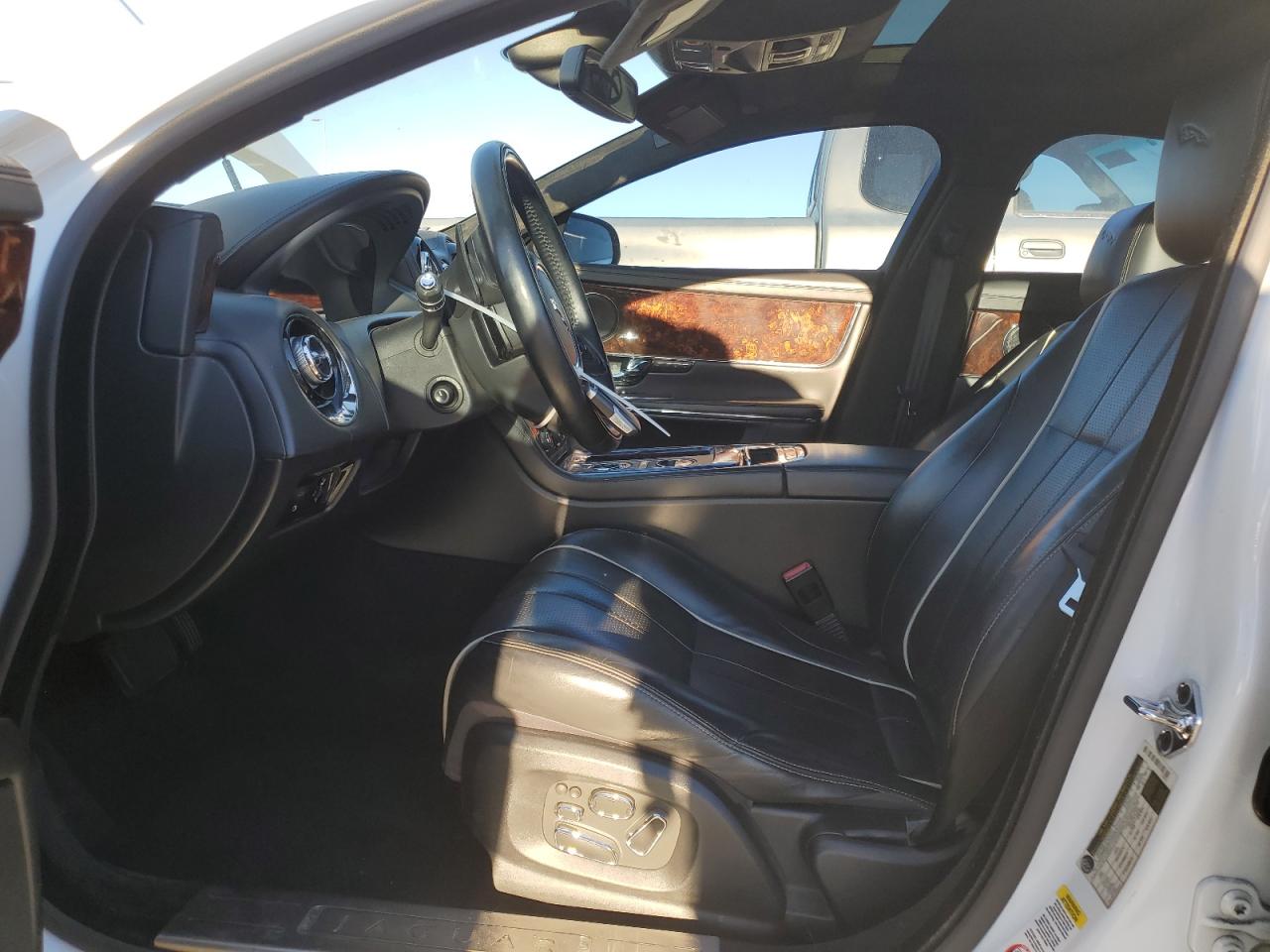 2013 Jaguar Xj White vin: SAJWA1C72D8V39766