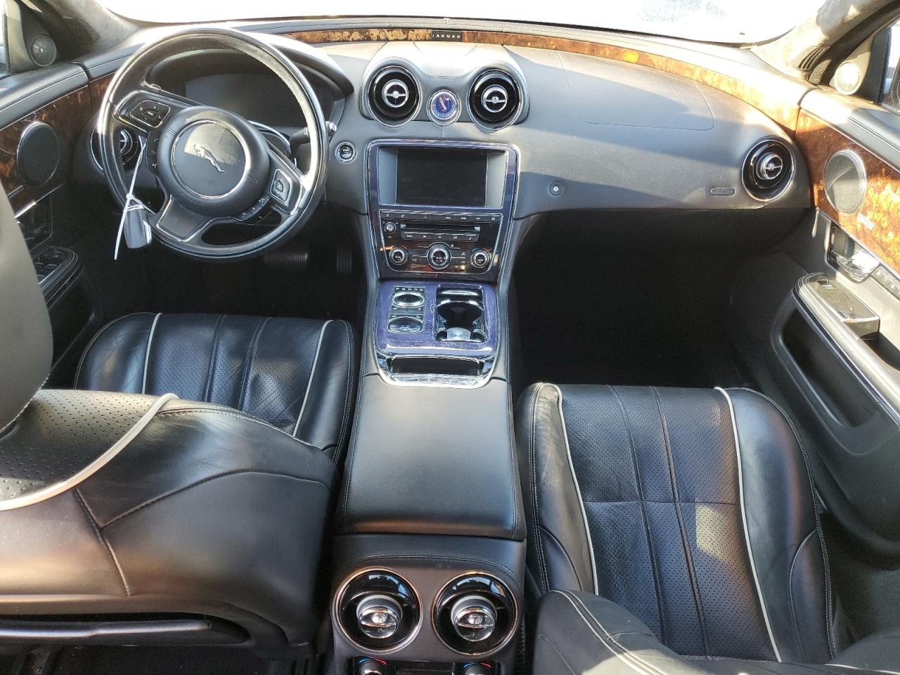 2013 Jaguar Xj White vin: SAJWA1C72D8V39766